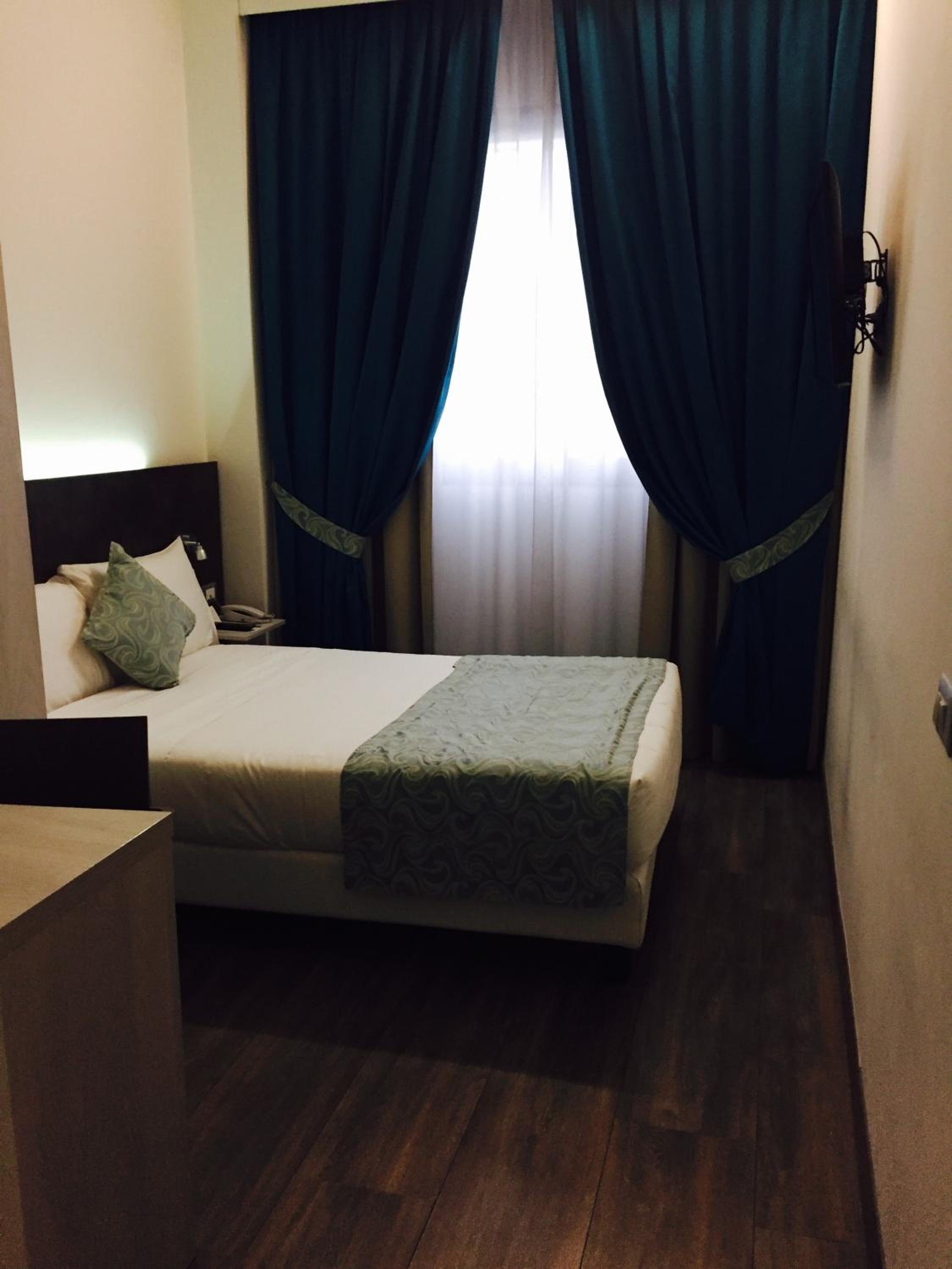 Compact Room photo 3