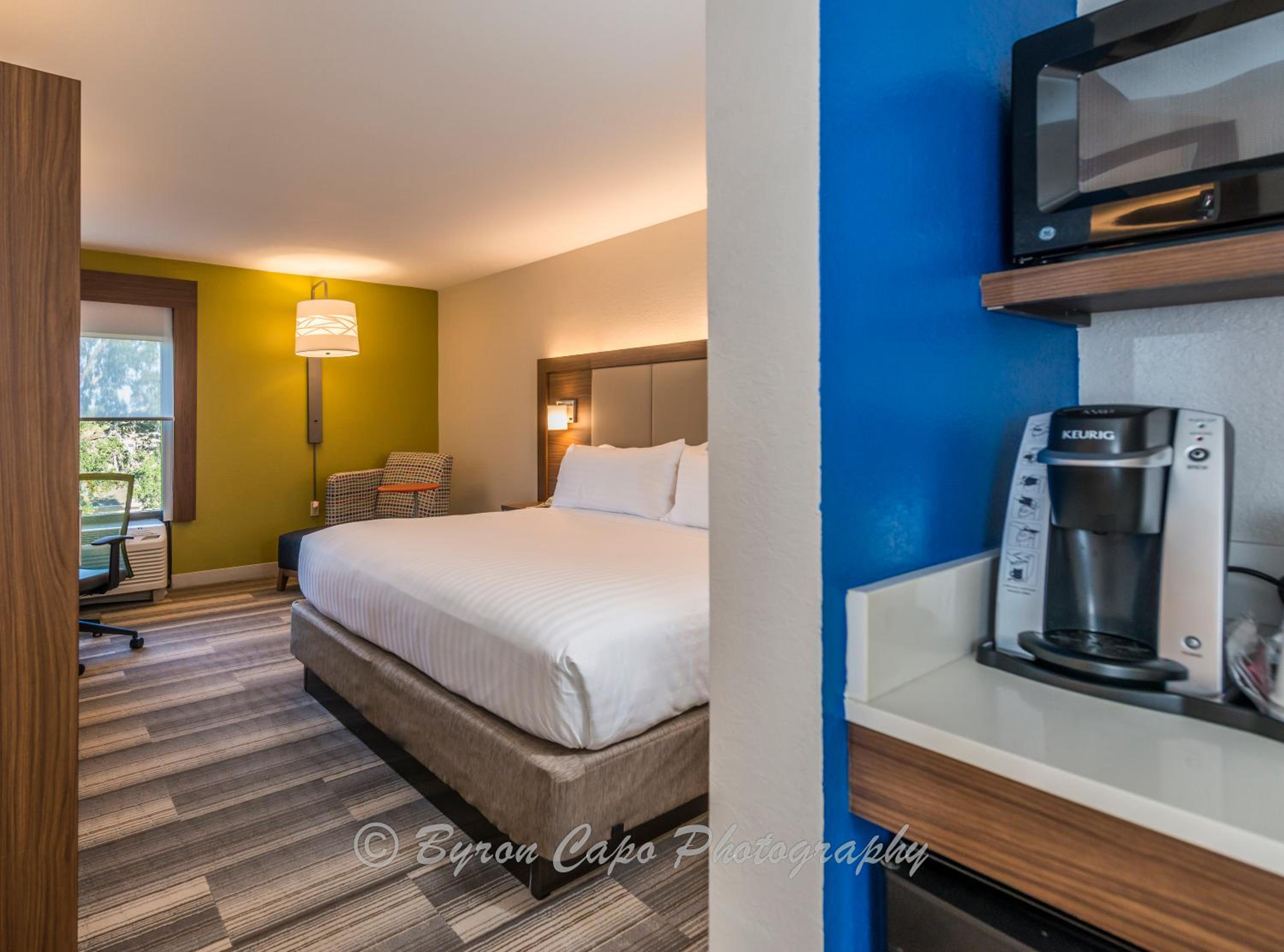 Standard King Room - Photo 1