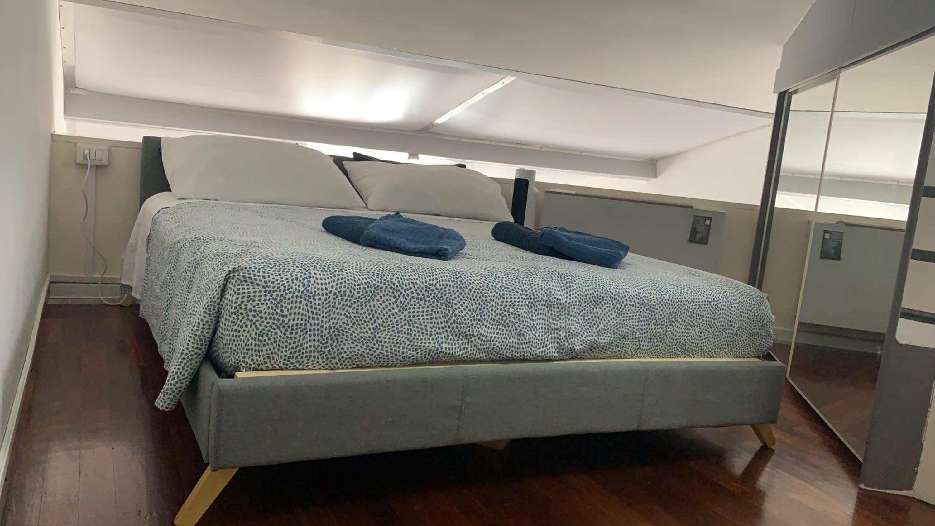 Duplex Quadruple Room - Photo 9
