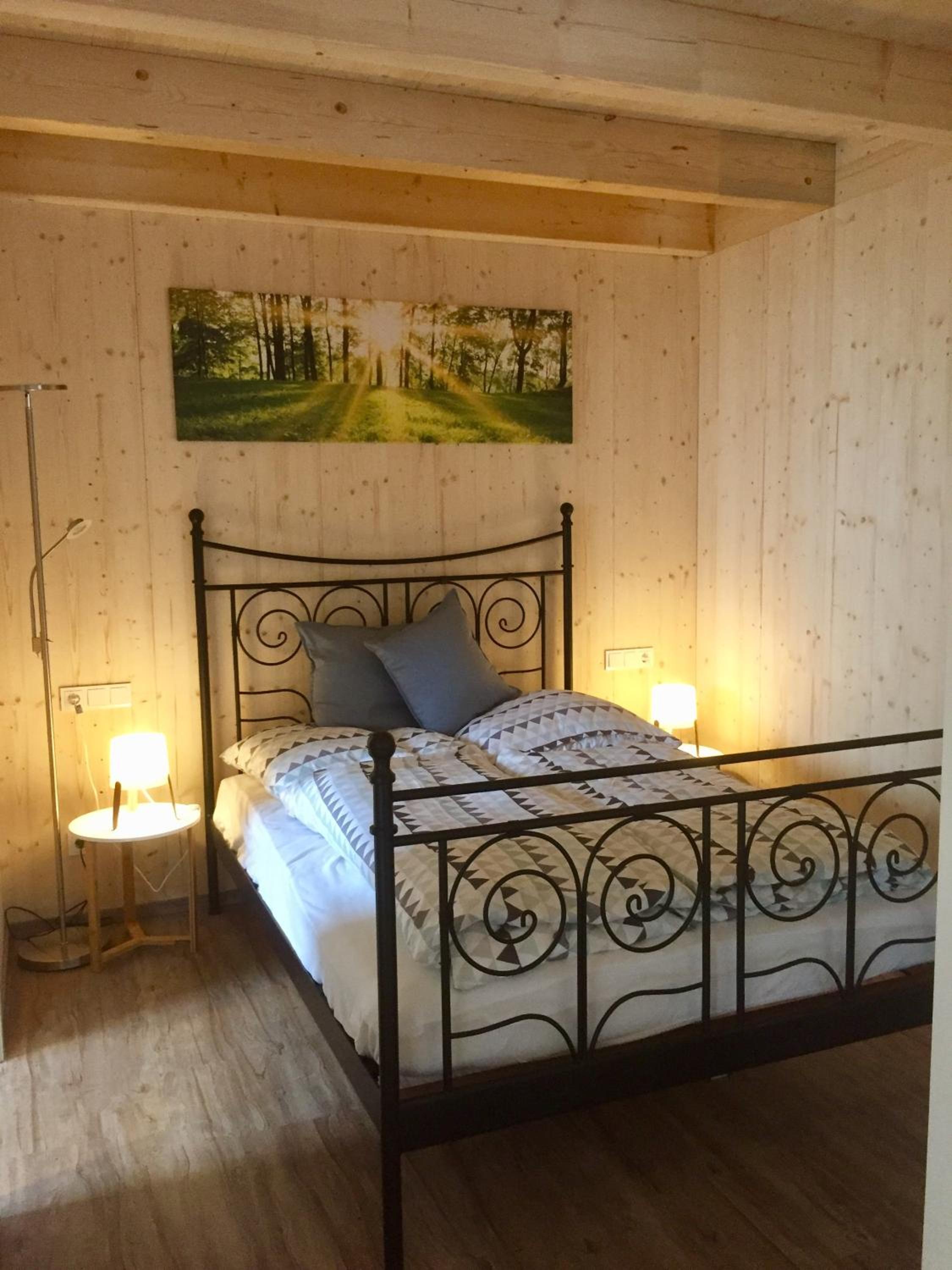 One-Bedroom Apartment - Photo 2
