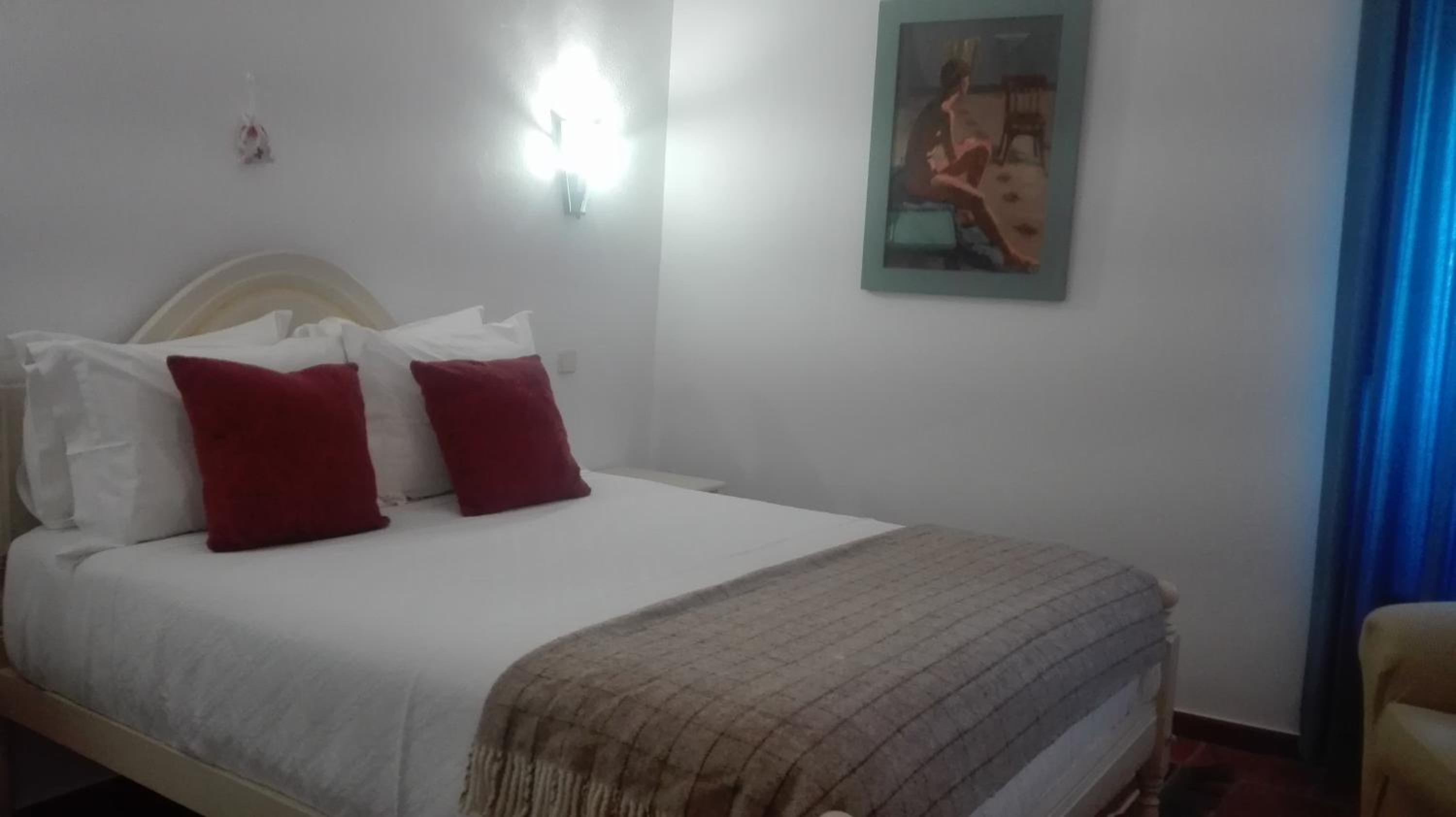 Double Room with Lake View - Photo 3