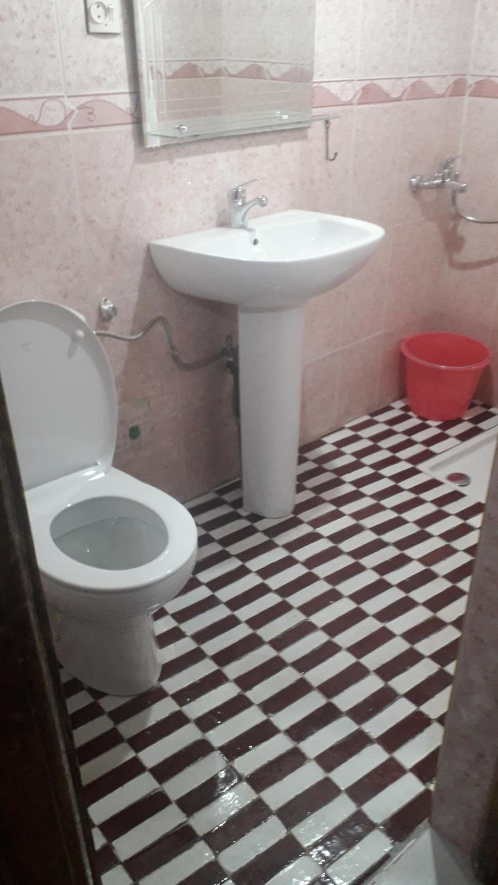 Double Room with Private External Bathroom - Photo 8