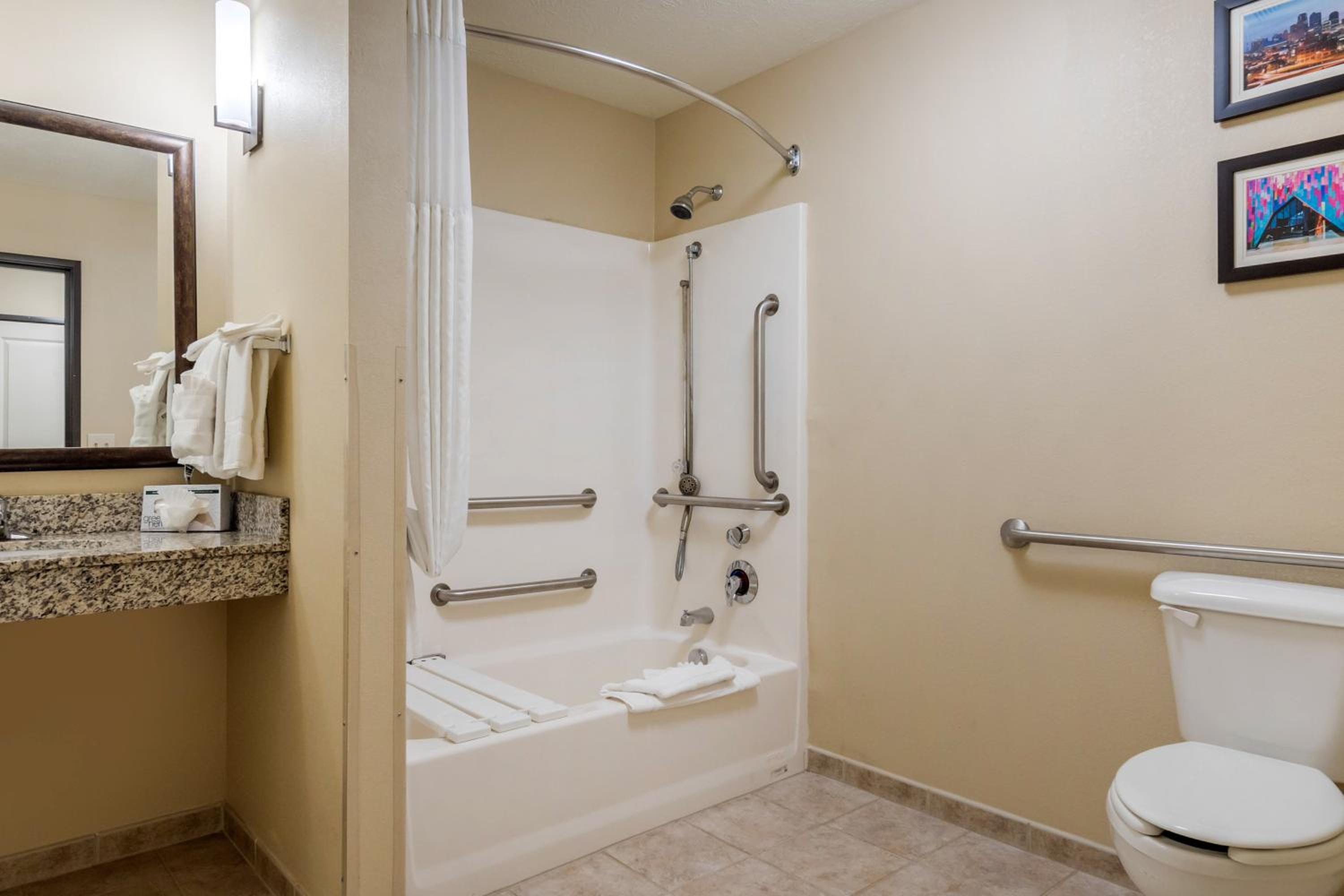 Suite with Two Queen Beds - Accessible/Non-Smoking - Photo 2