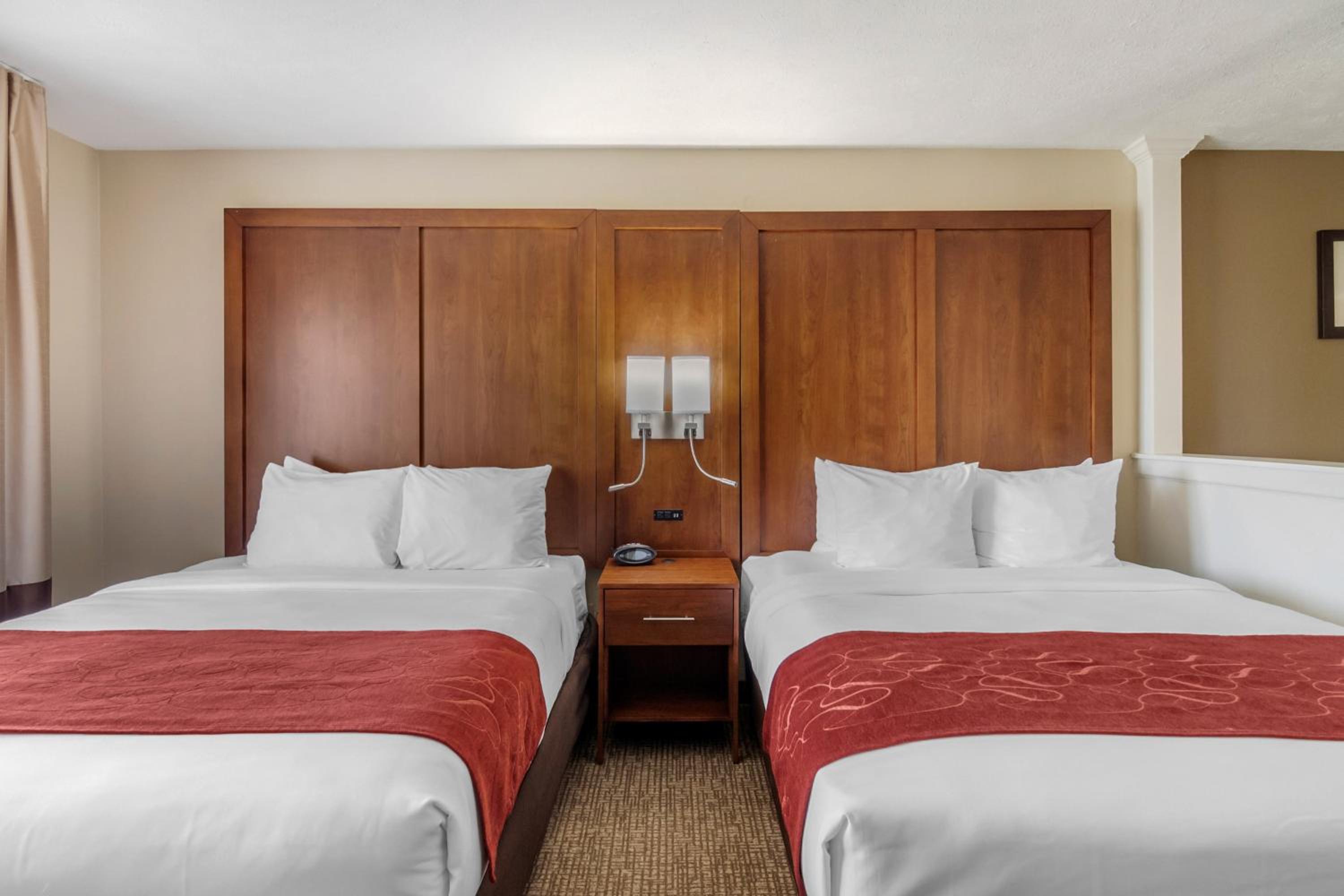 Suite with Two Queen Beds - Accessible/Non-Smoking - Photo 3