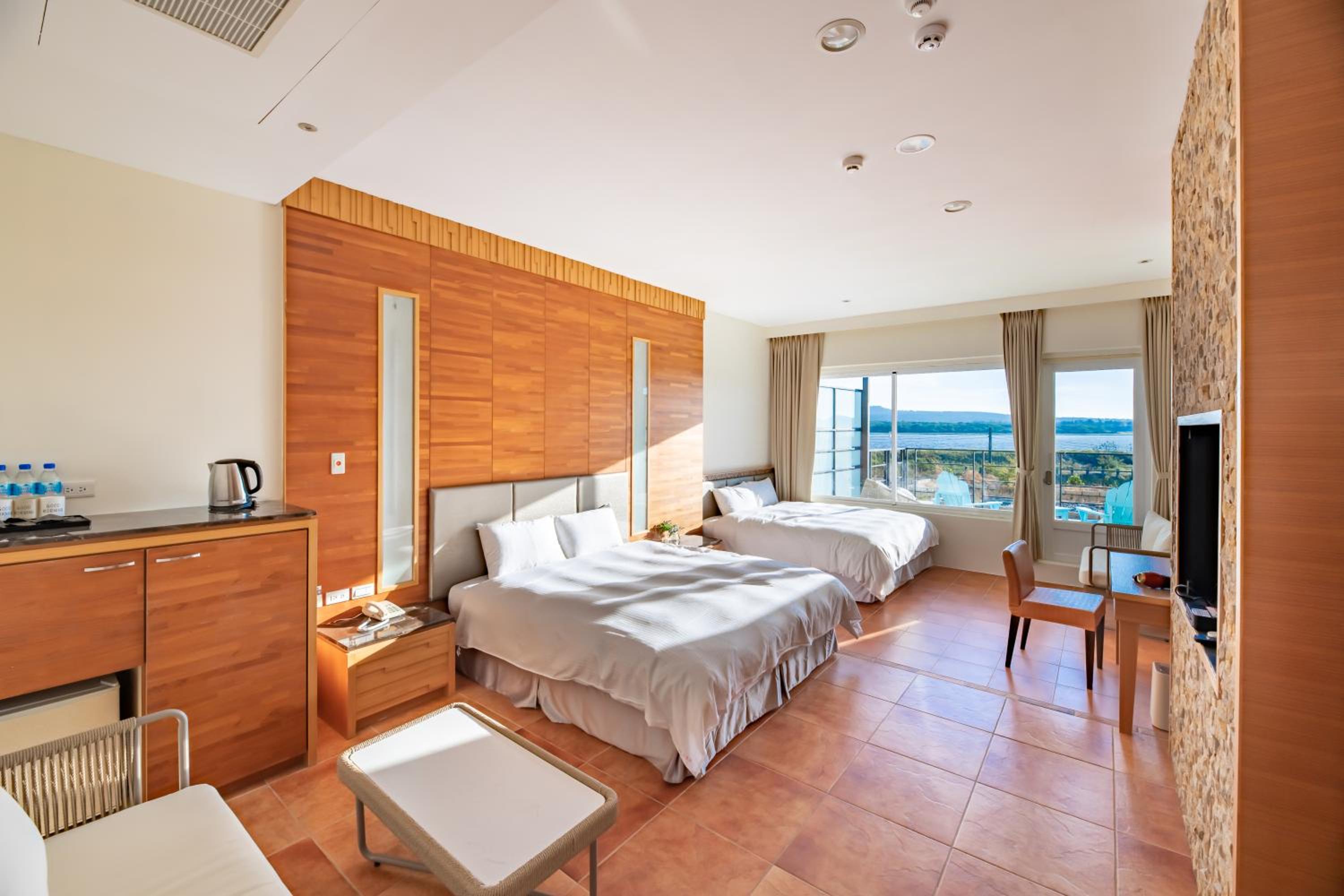 Quadruple Room with Lake View