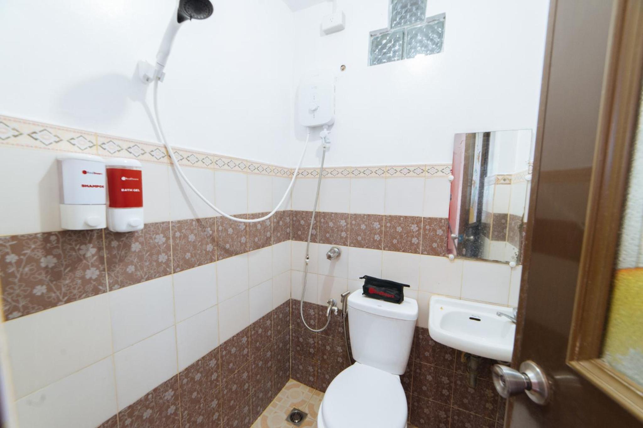 Double Room - Photo 9