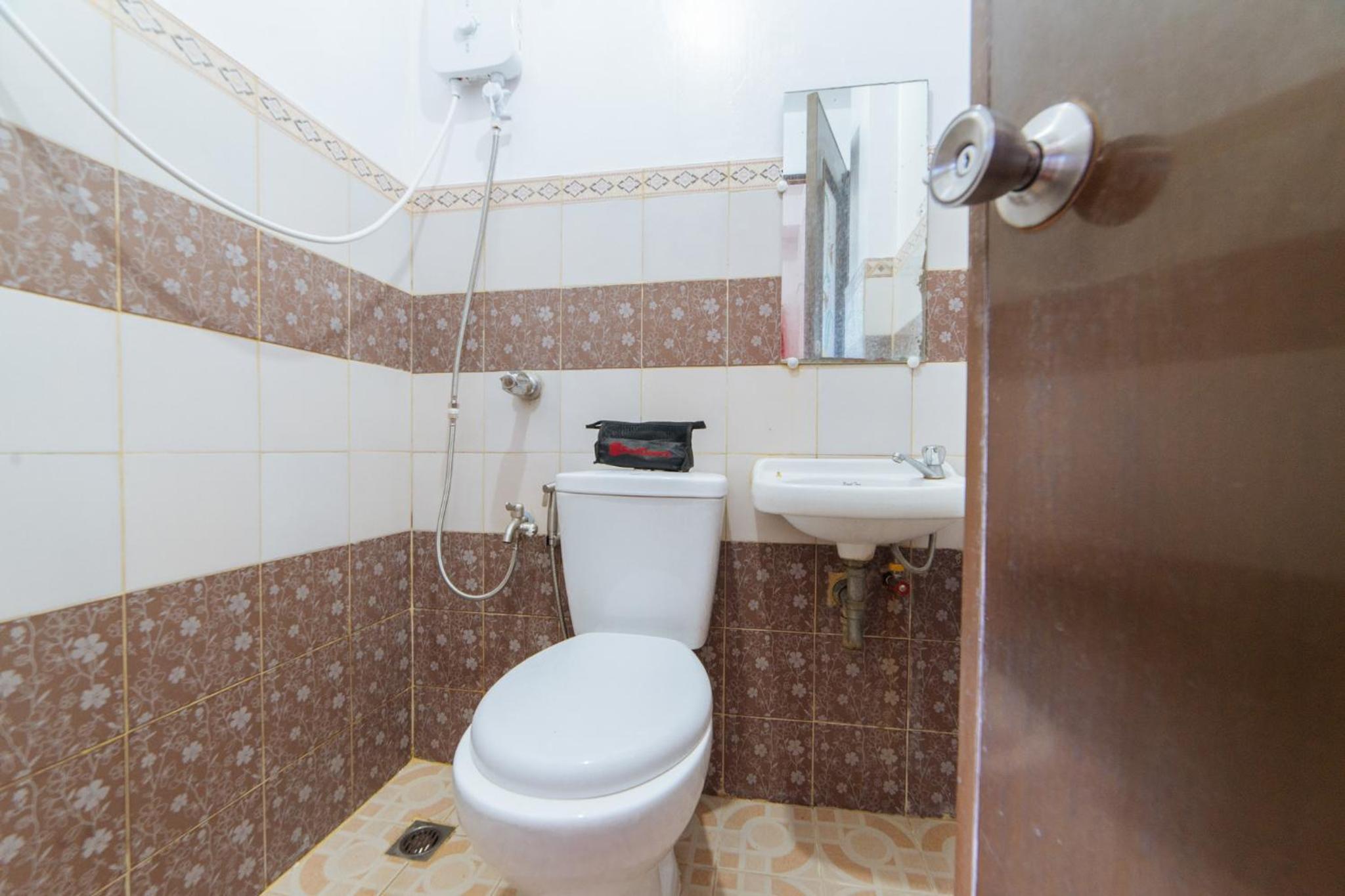 Double Room - Photo 7