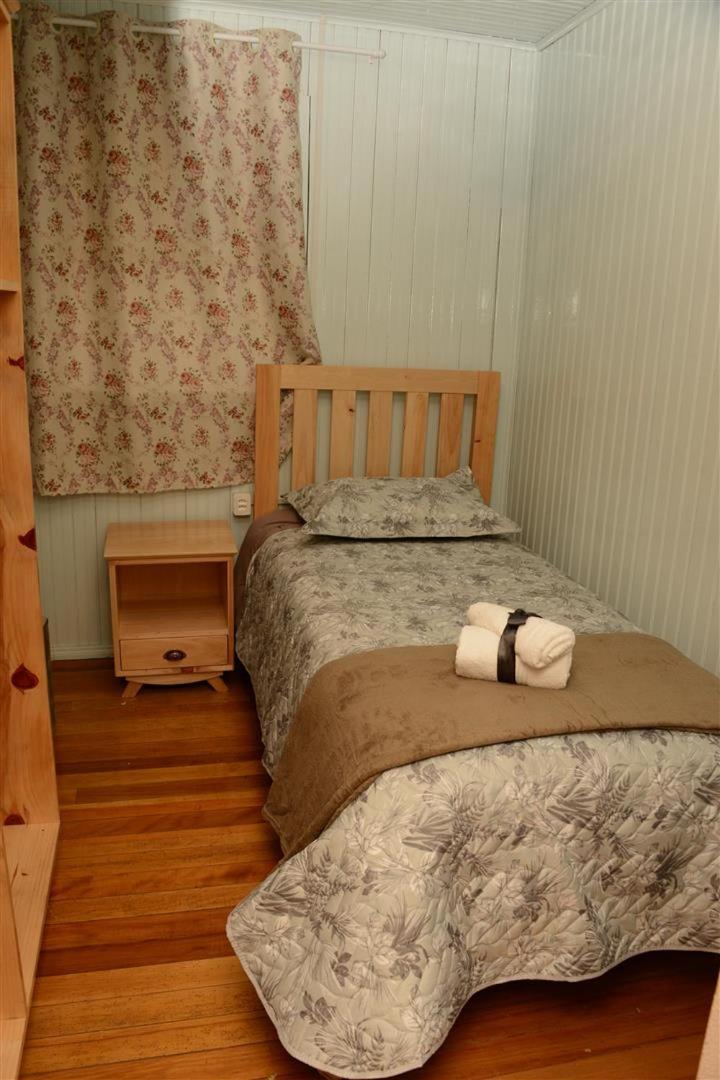 Five-Bedroom House photo 1