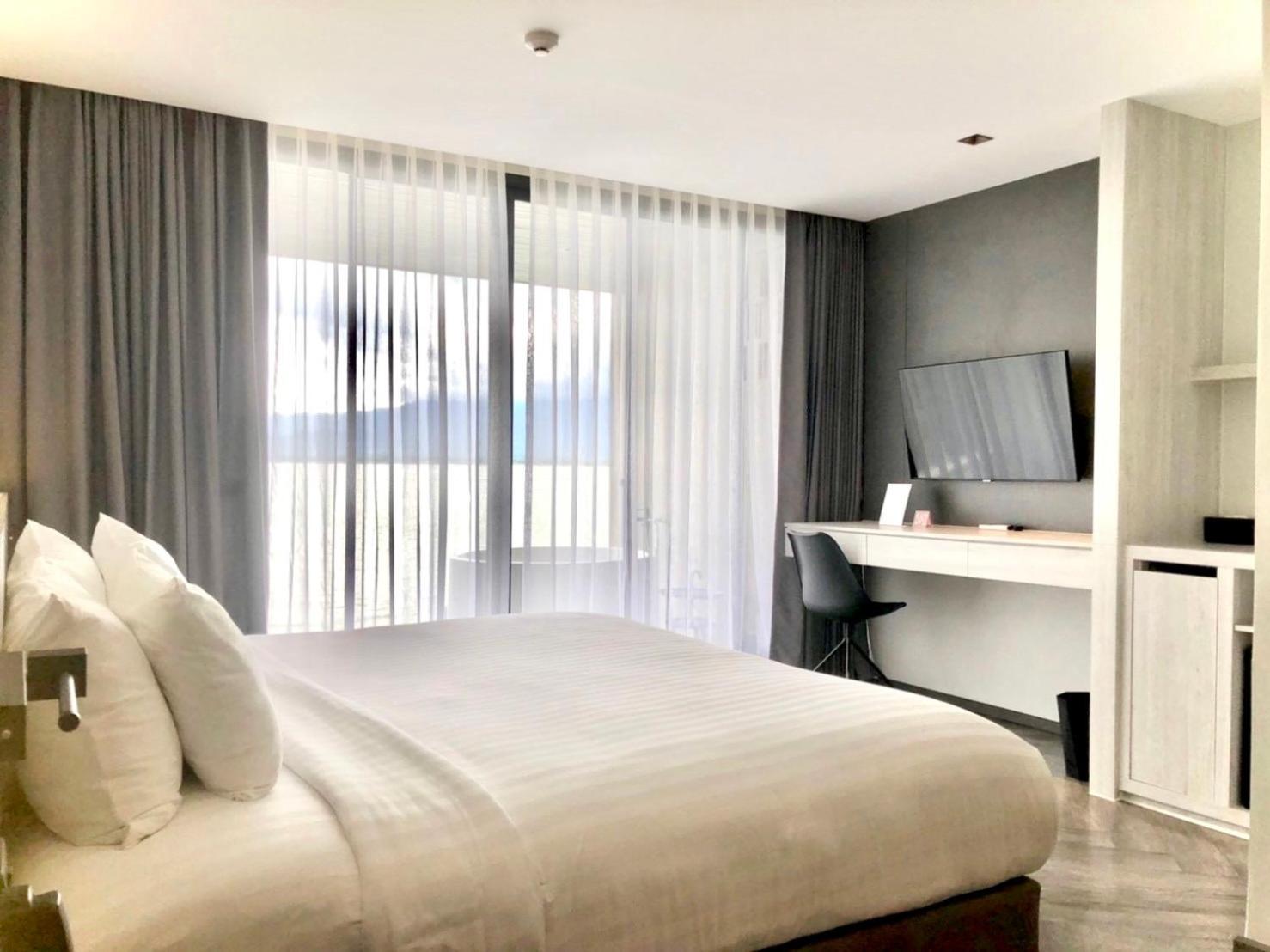 Deluxe Room - Photo 1
