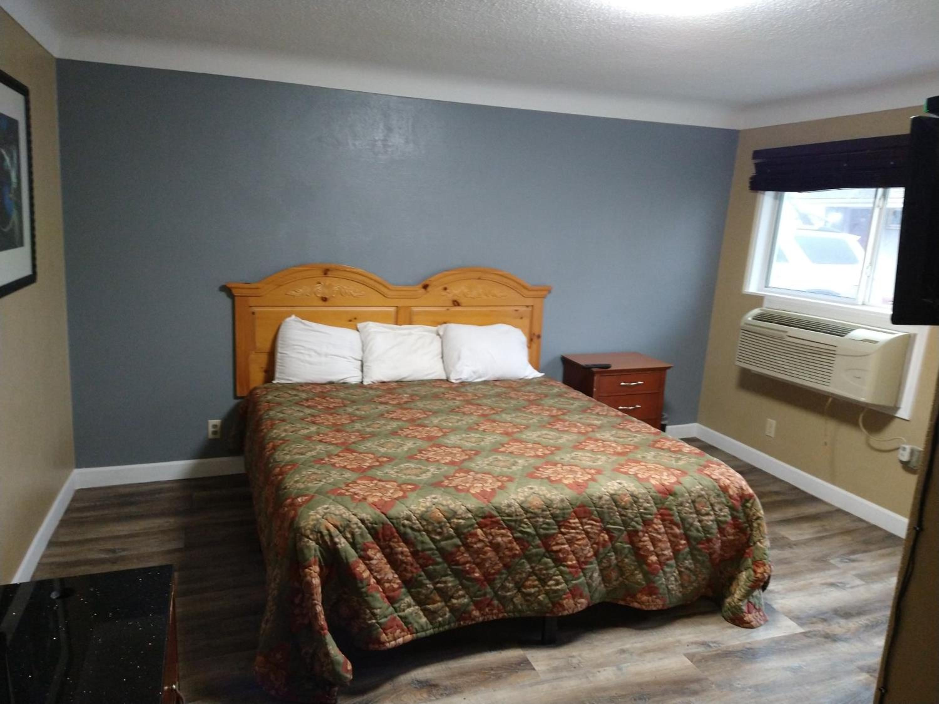 Single Room with Bath