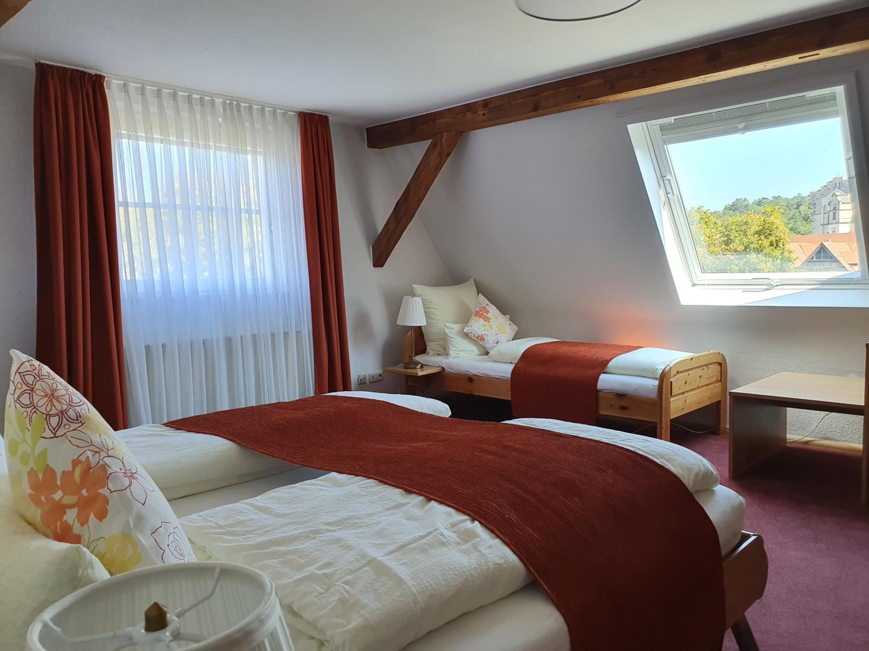 Double Room - Photo 5