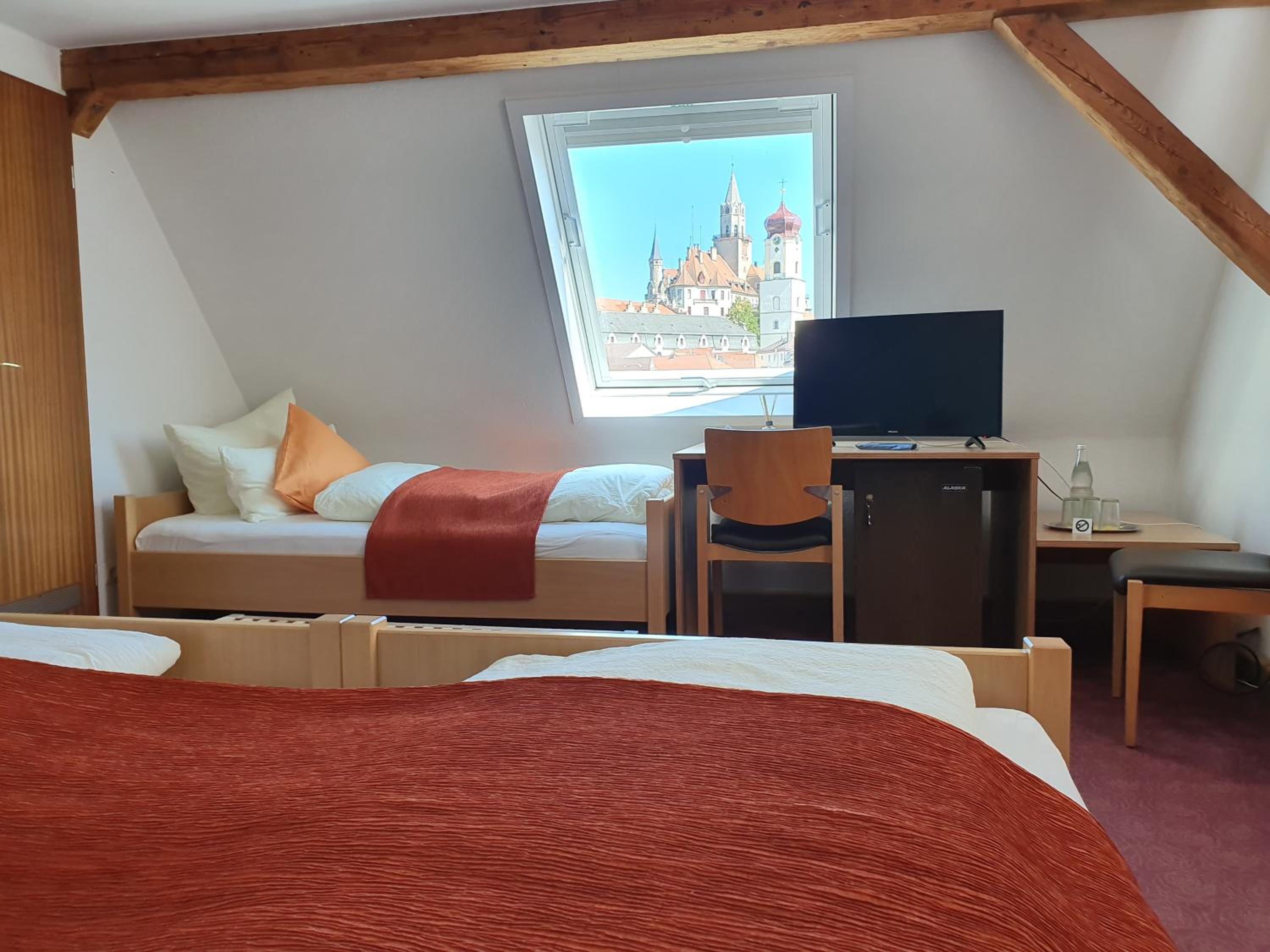 Double Room - Photo 3
