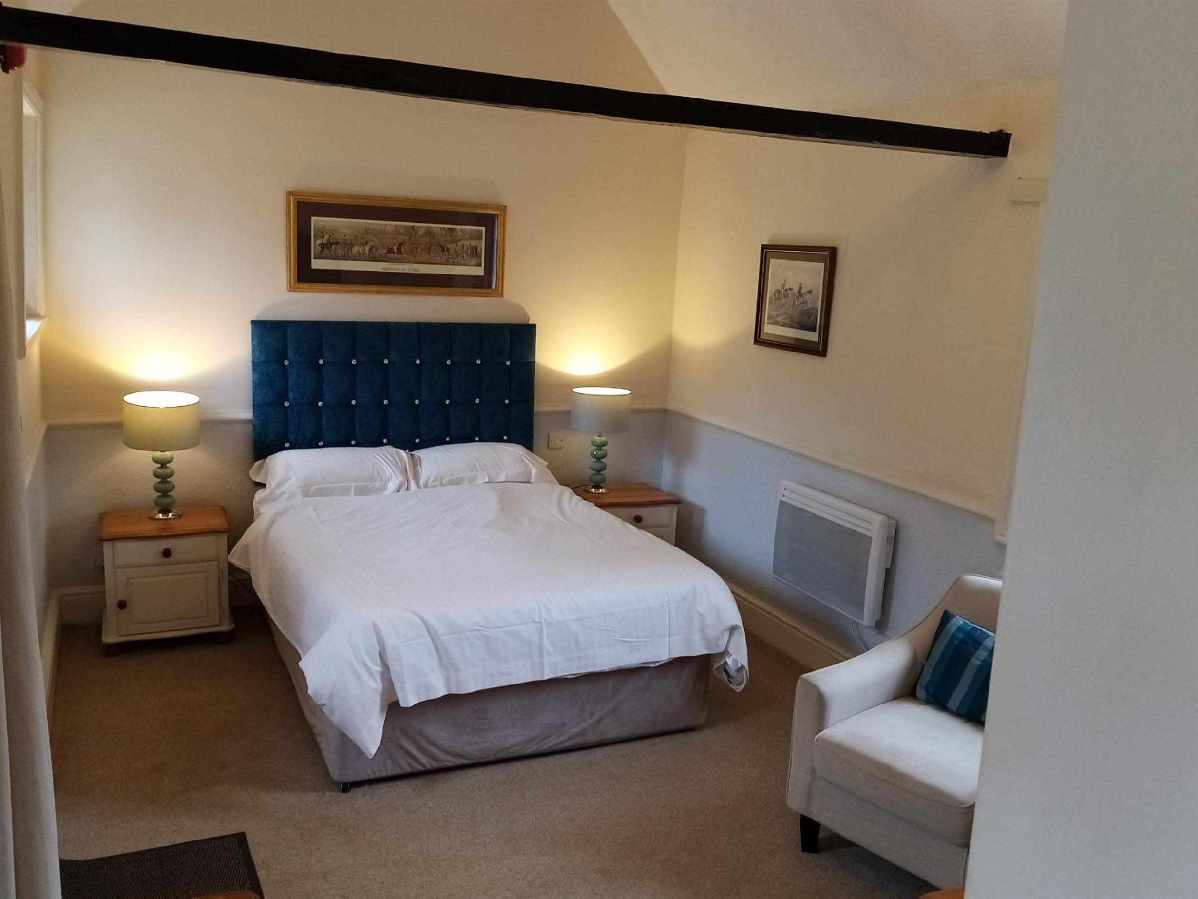 Double Room with Private Bathroom - Photo 1