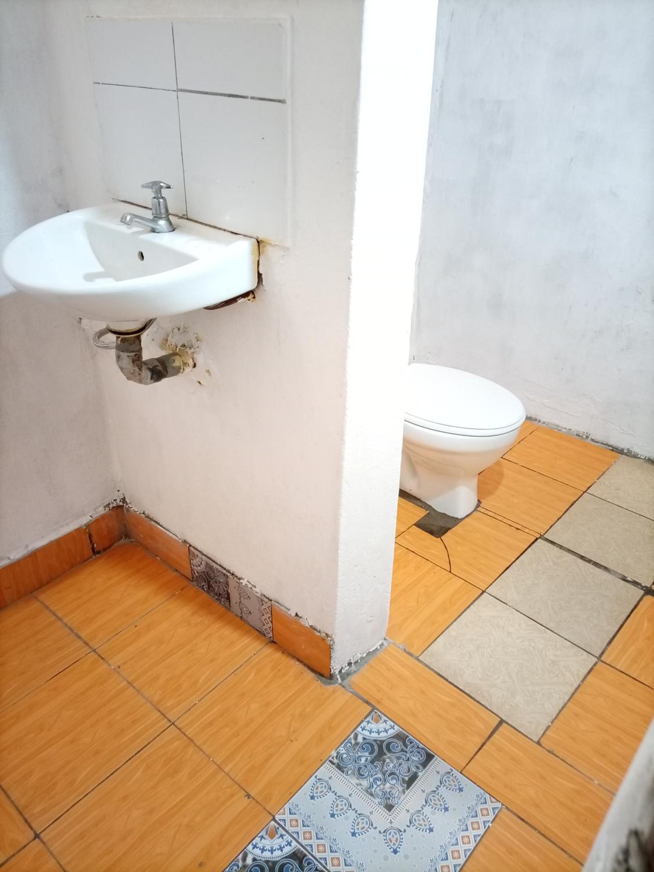 Two-Bedroom Bungalow - Photo 10