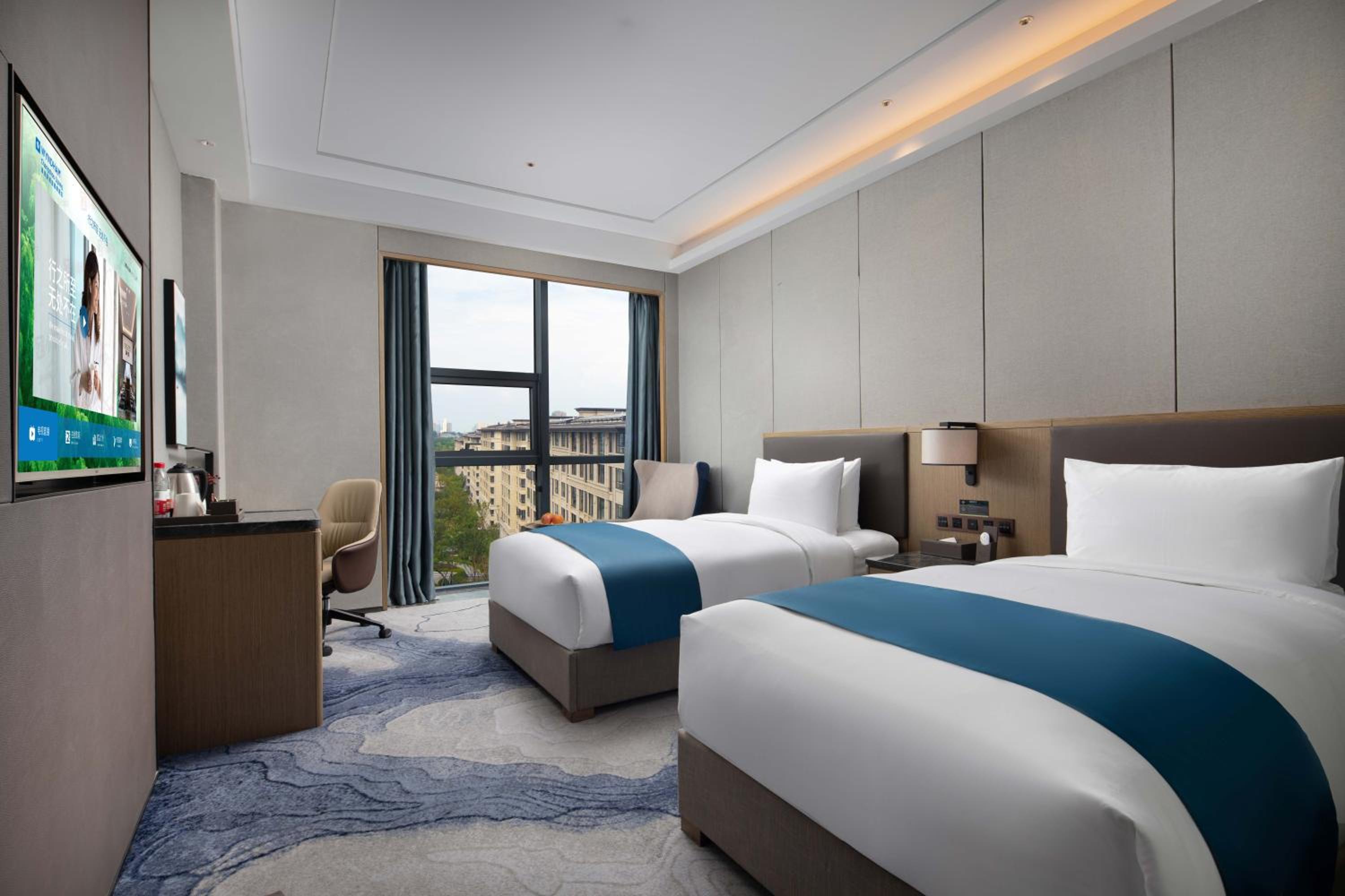 Comfortable 2 Twin Beds Room photo 1