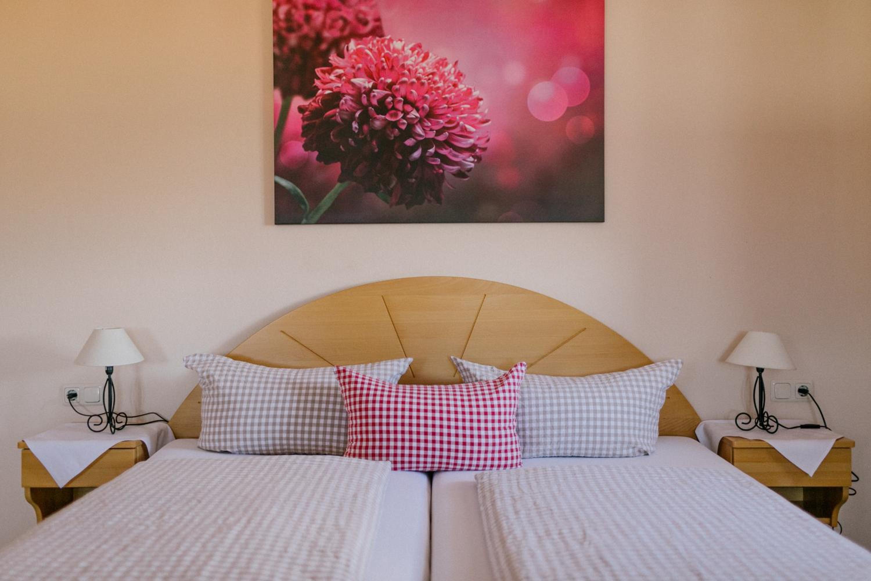 Triple Room - Photo 11
