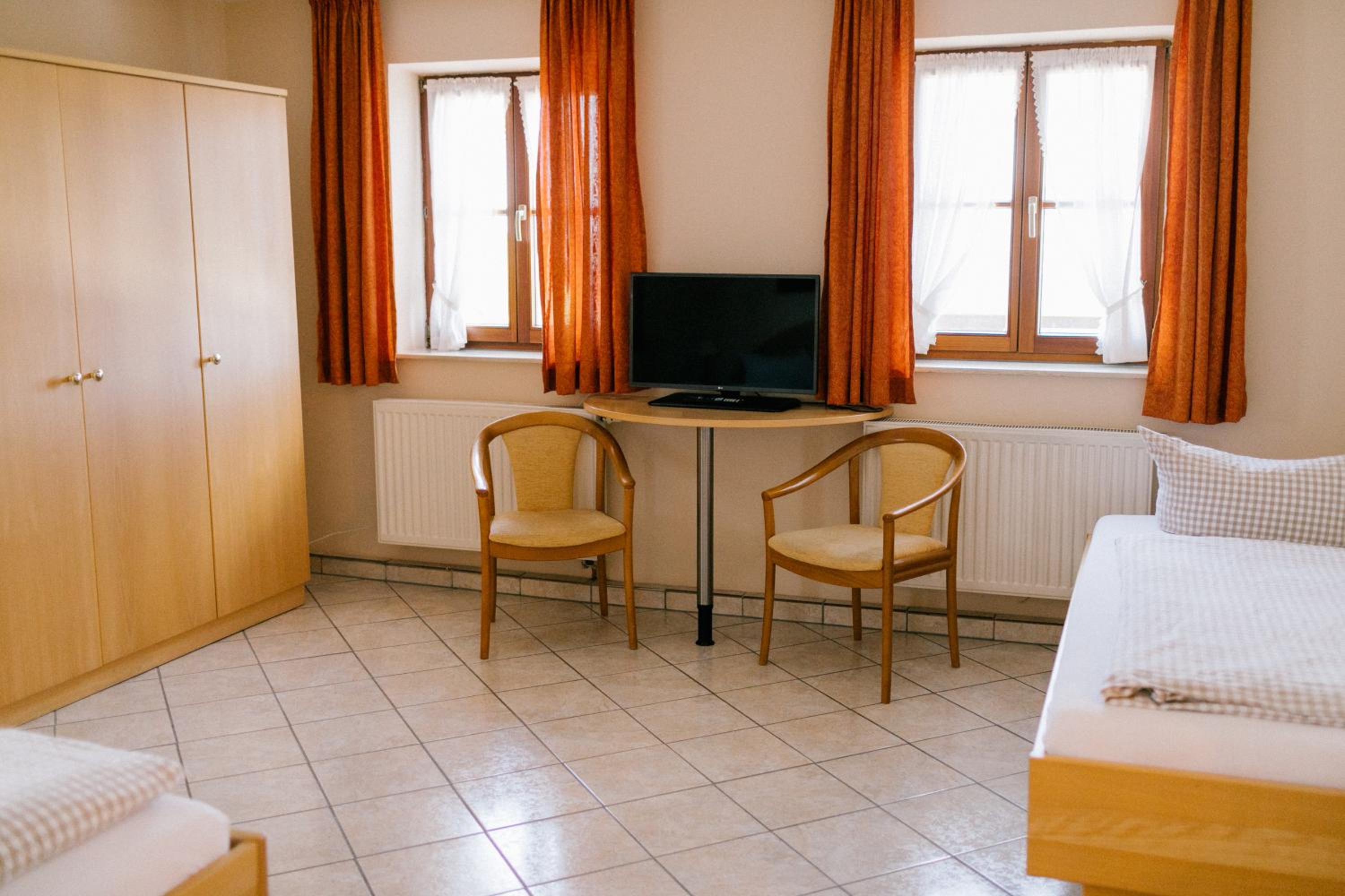 Triple Room - Photo 9
