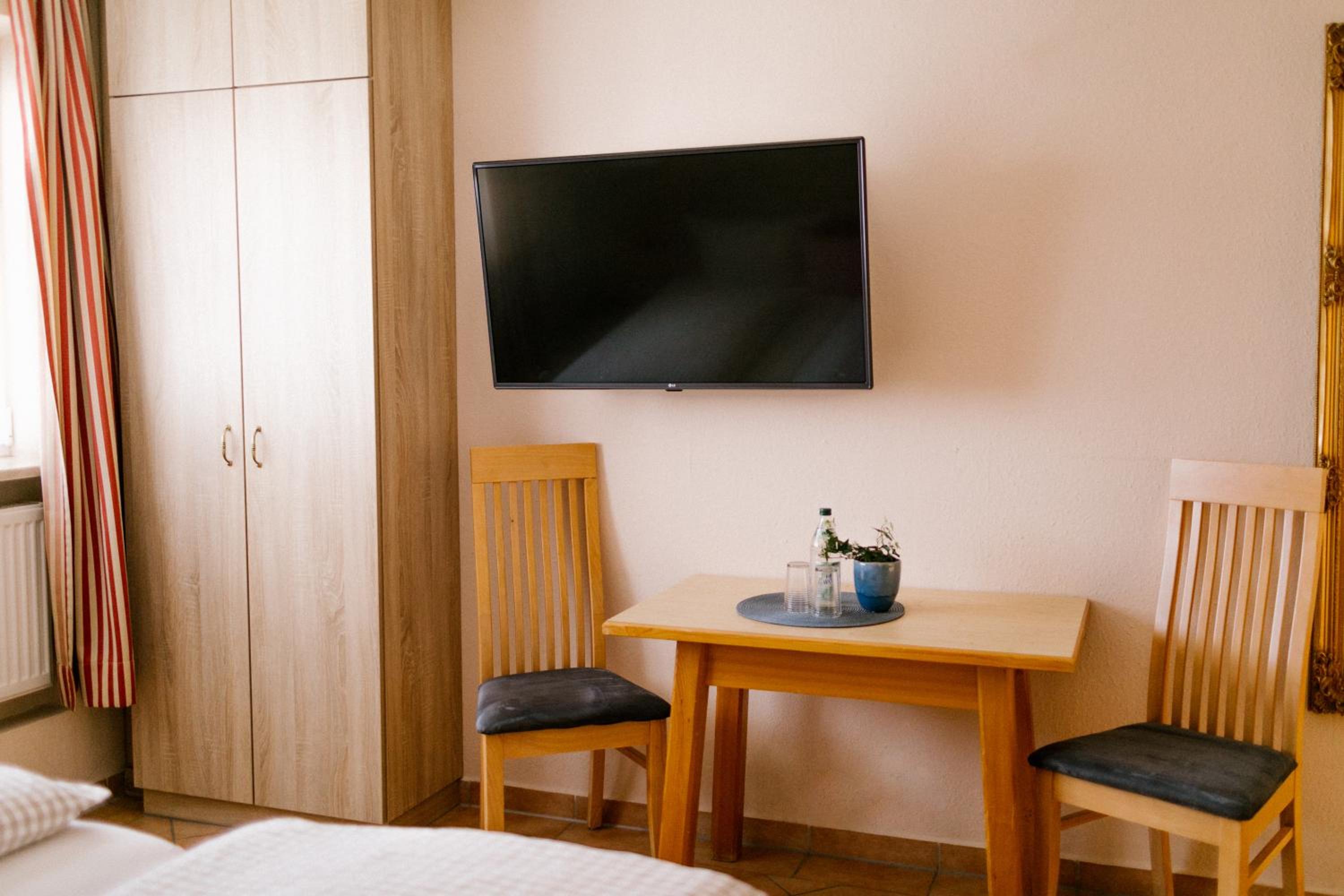 Double Room - Photo 10