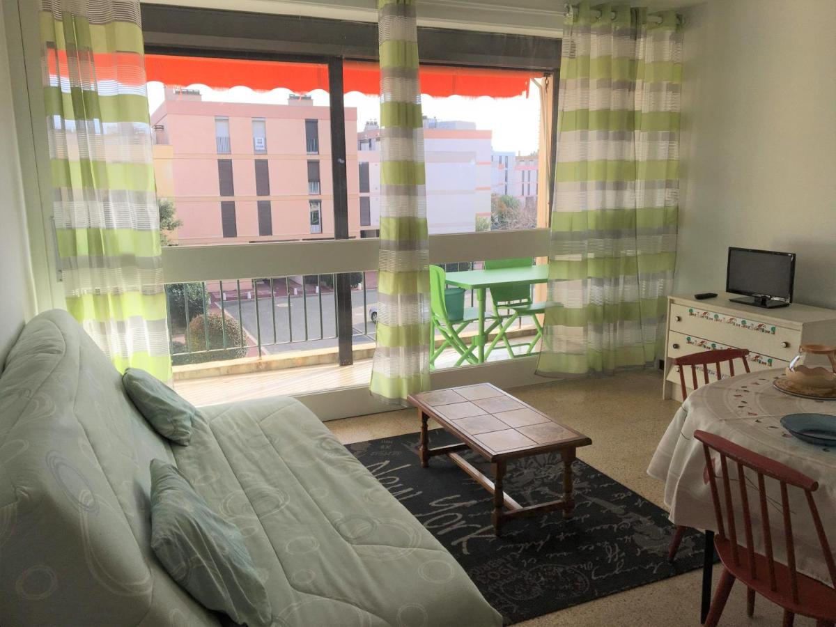 Studio Apartment photo 2