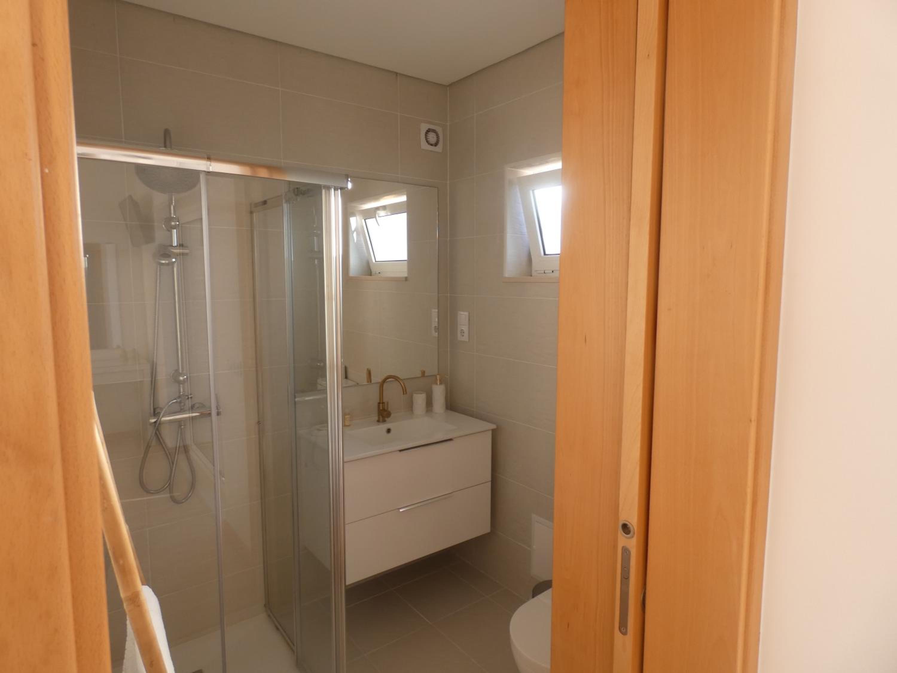 Deluxe Room - Photo 6