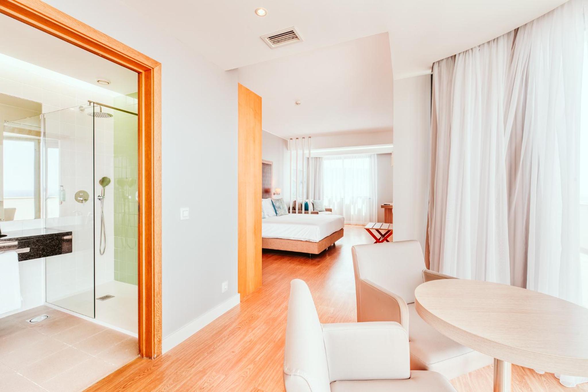 Junior Suite with Sea View thumbnail 5