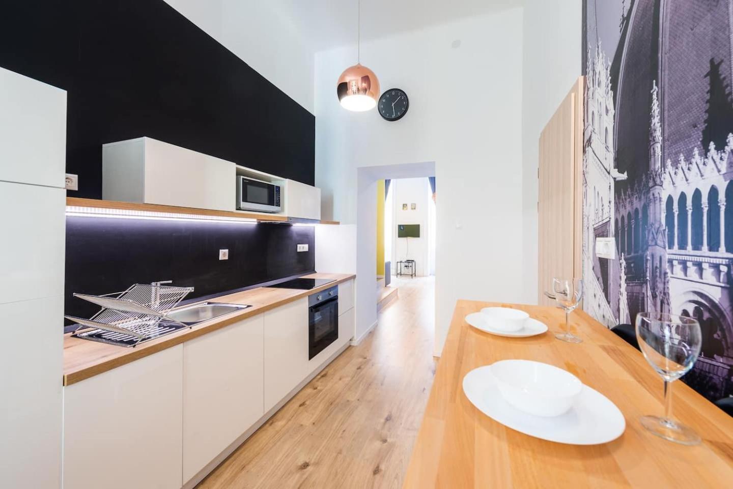 Two-Bedroom Apartment - Photo 7