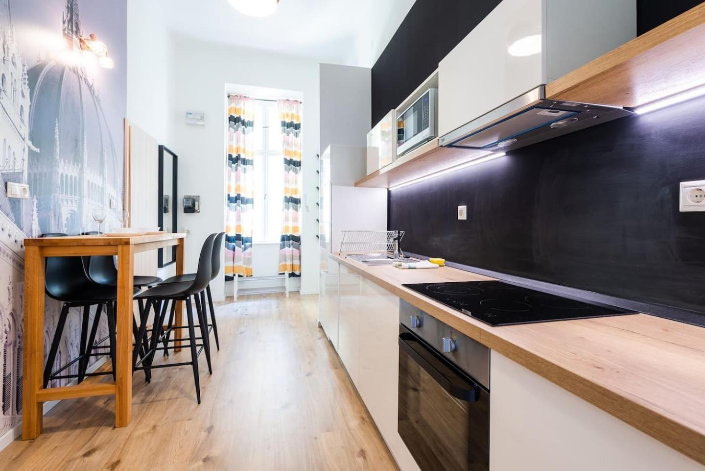 Two-Bedroom Apartment - Photo 6