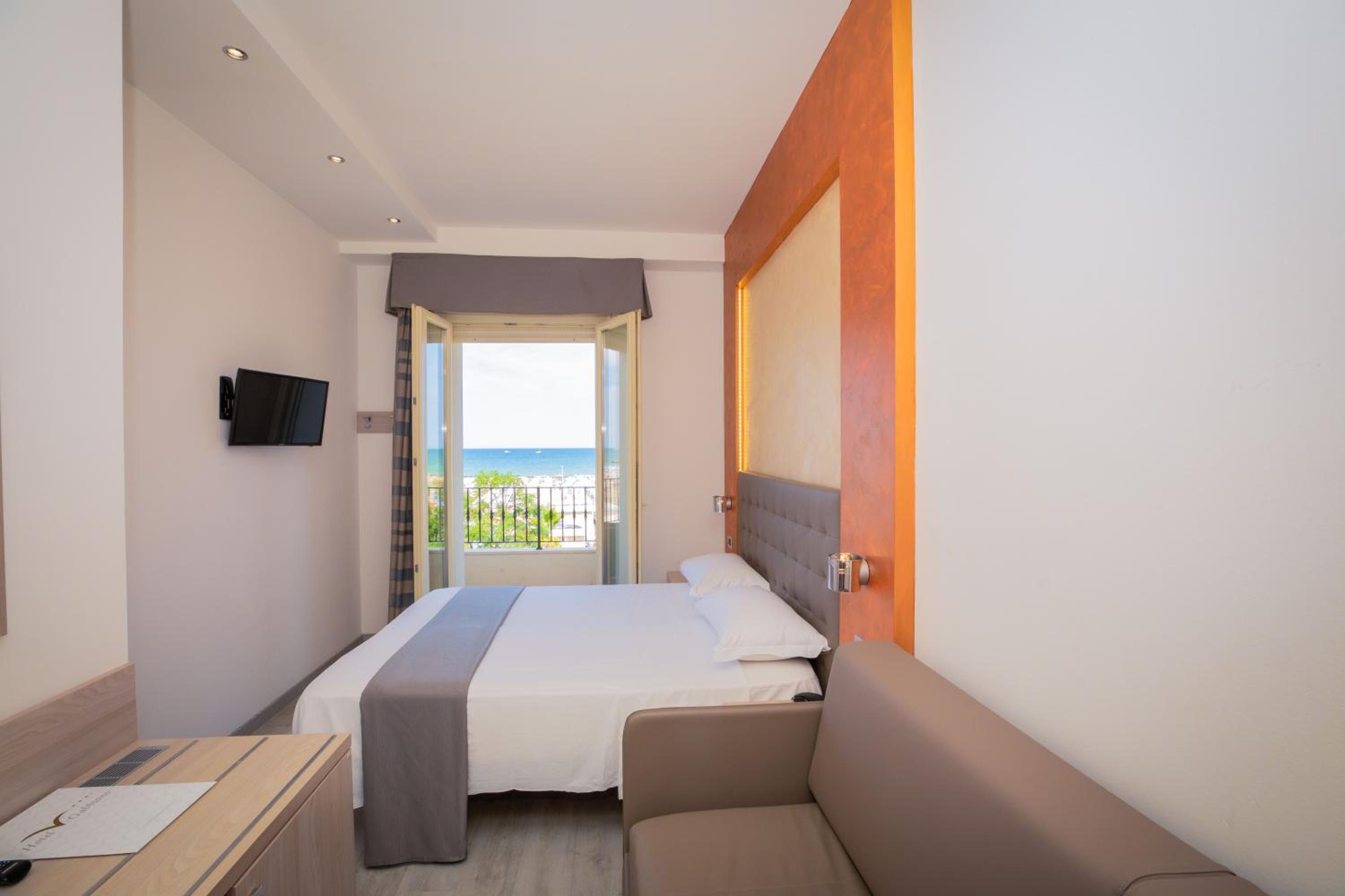 Superior Double Room with Sea View - Photo 1