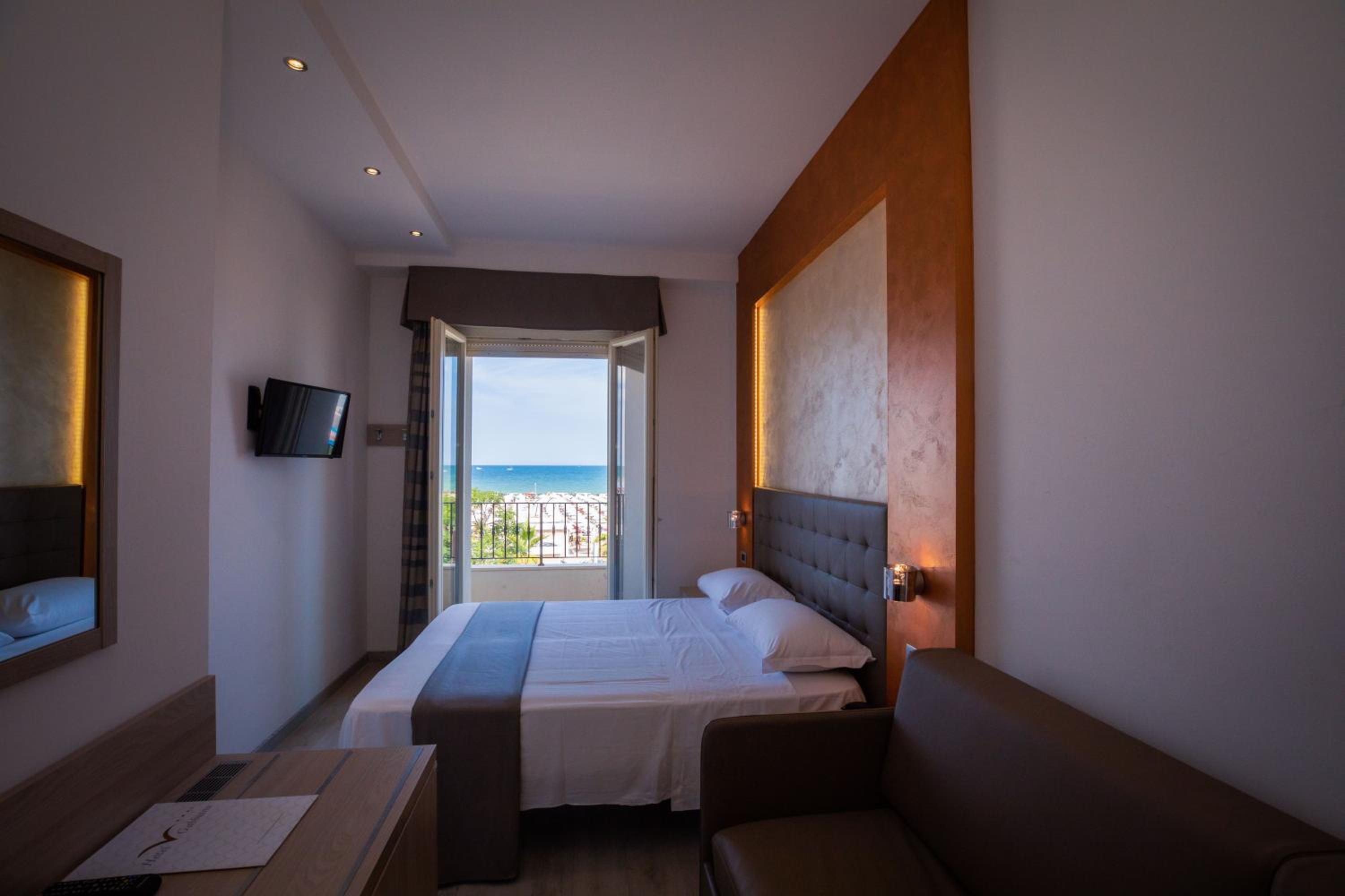 Superior Double Room with Sea View - Photo 11