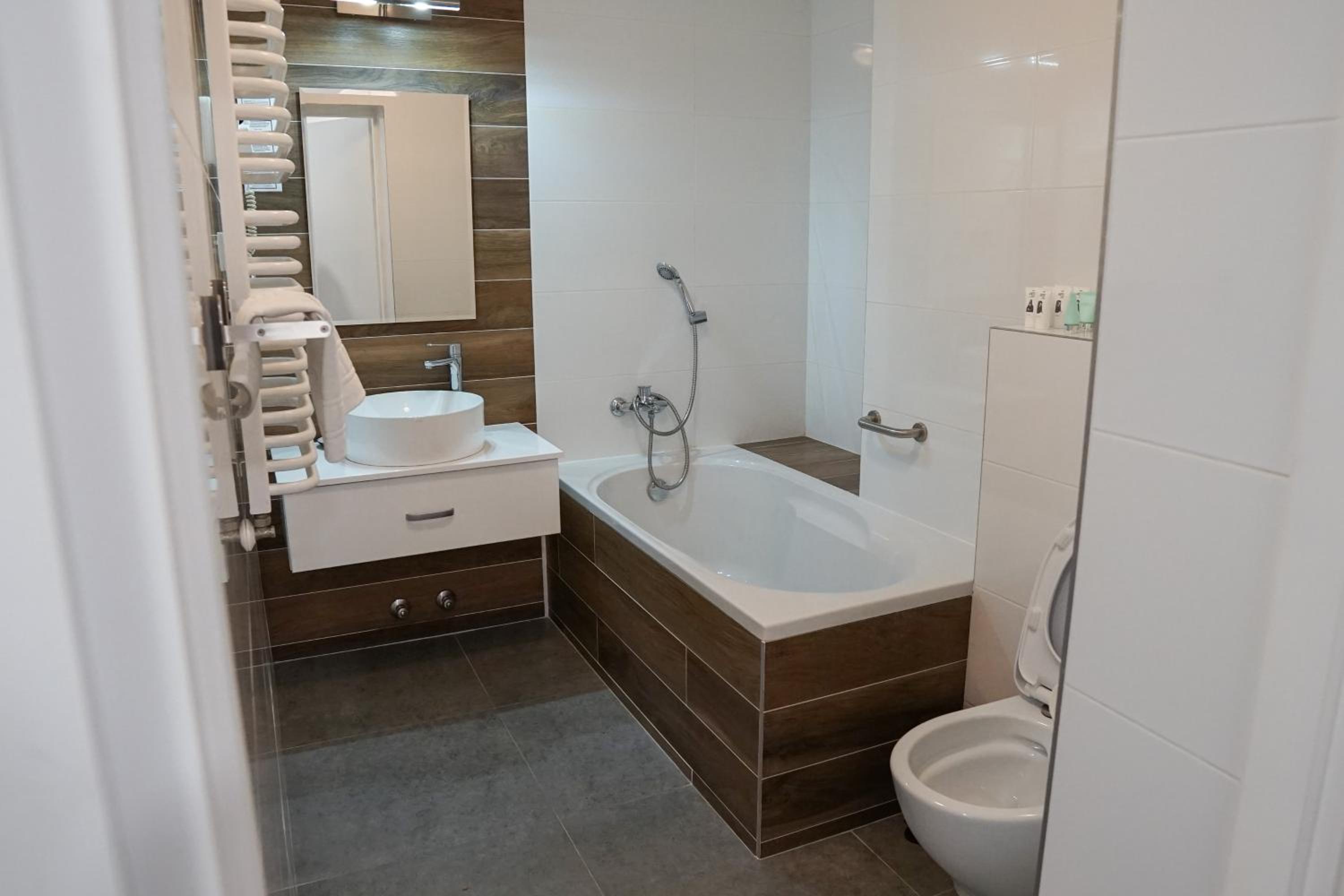 Deluxe Triple Room - Photo 4