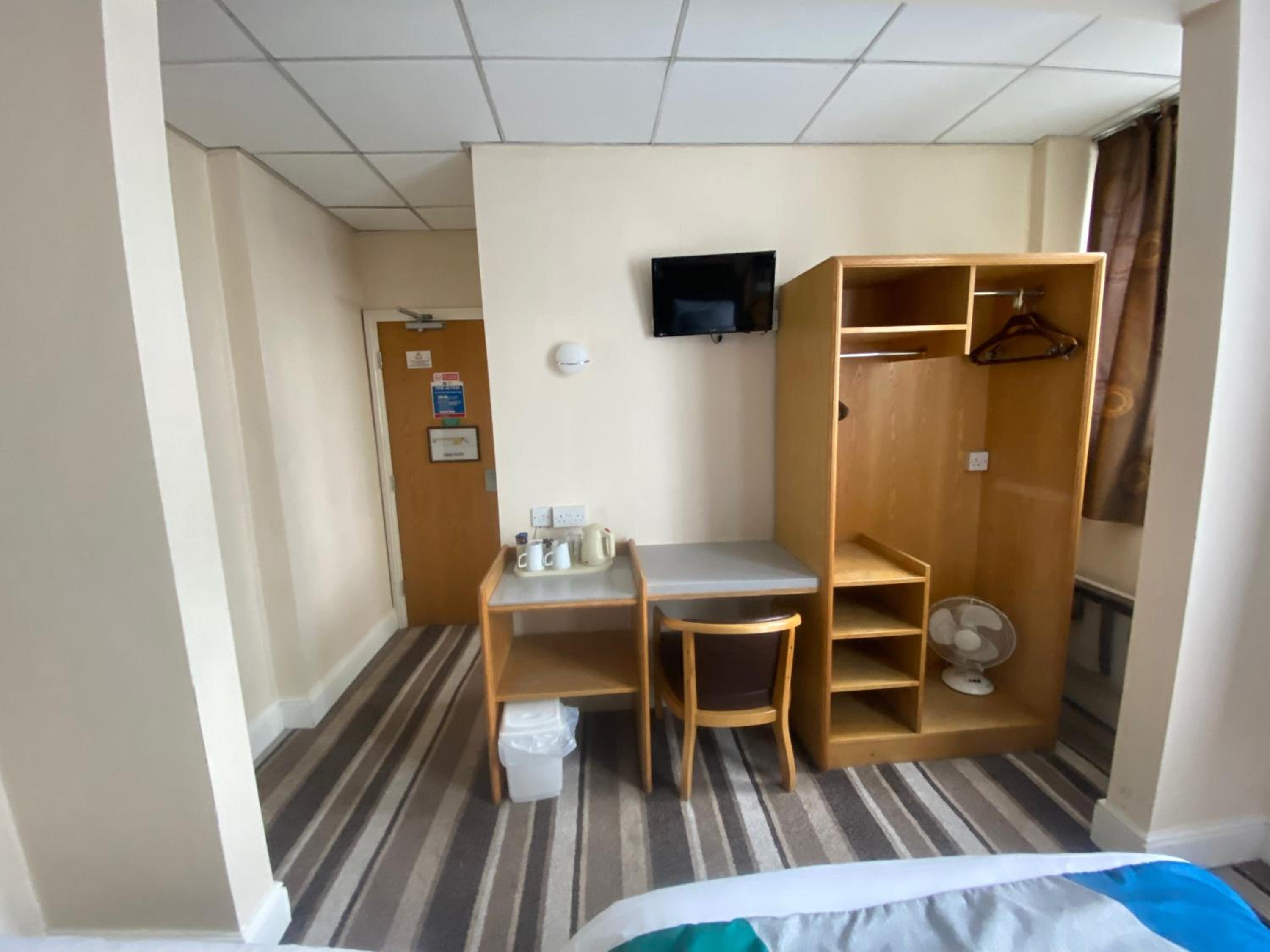 Standard Double Room - Photo 2