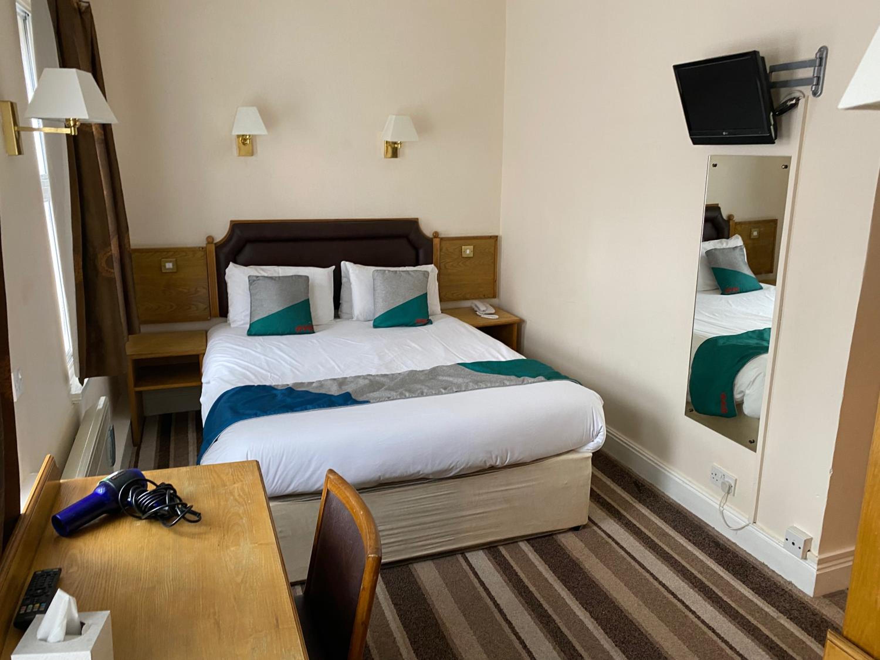 Standard Double Room - Photo 3