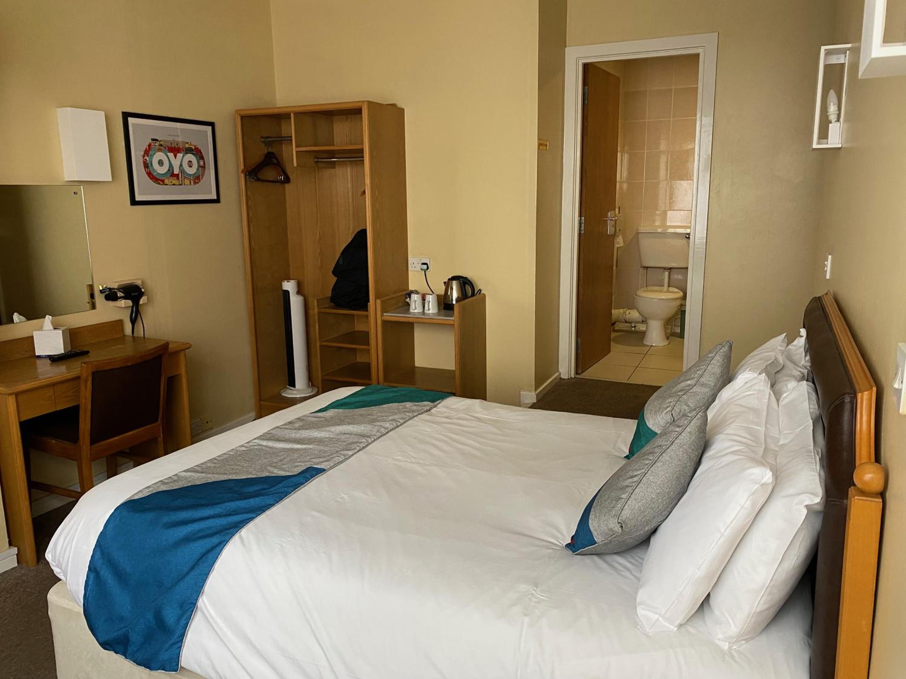 Standard Double Room - Photo 5