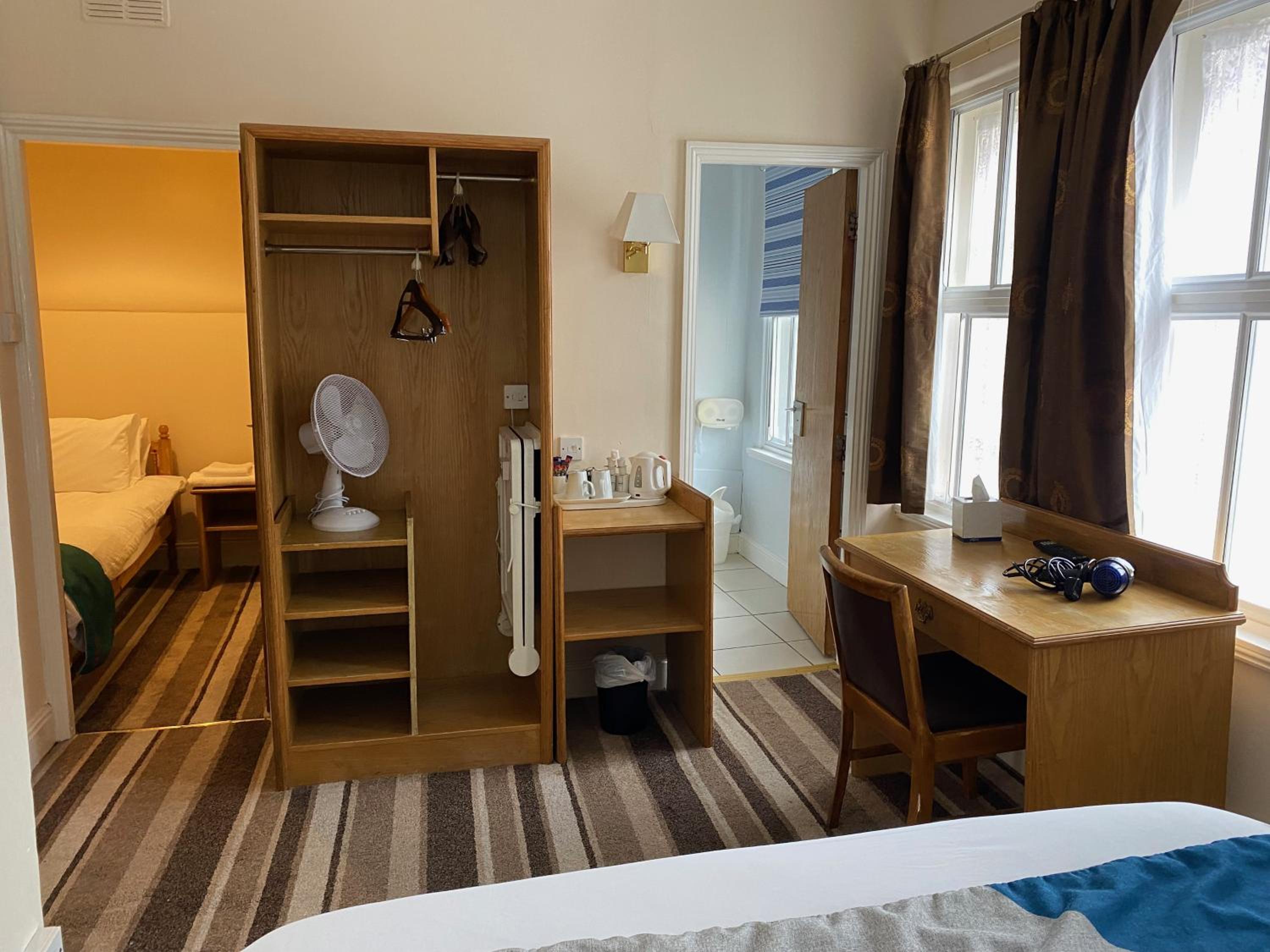 Standard Triple Room - Photo 3