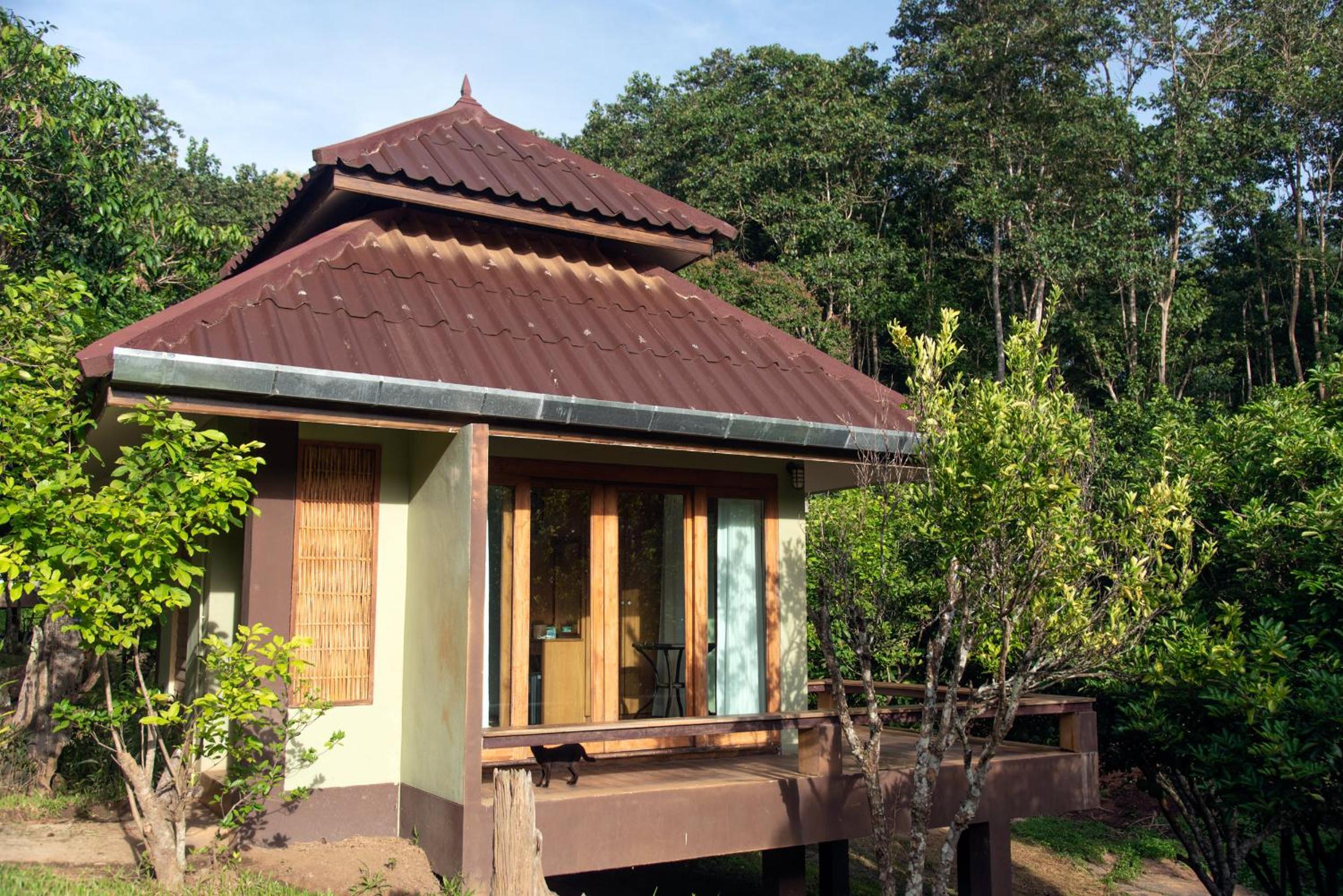 Deluxe Bungalow - Photo 3