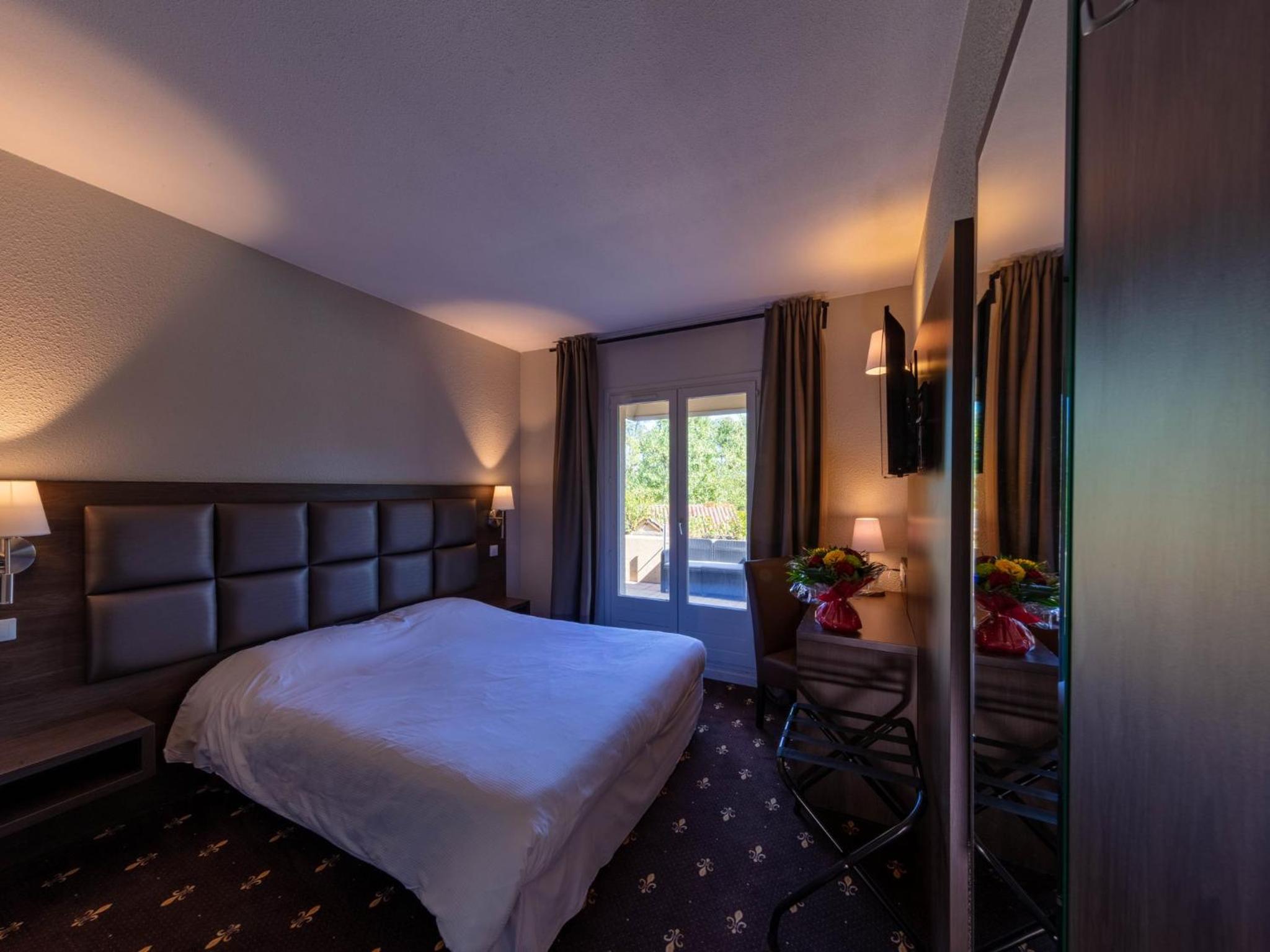 Standard Double Room - Photo 3