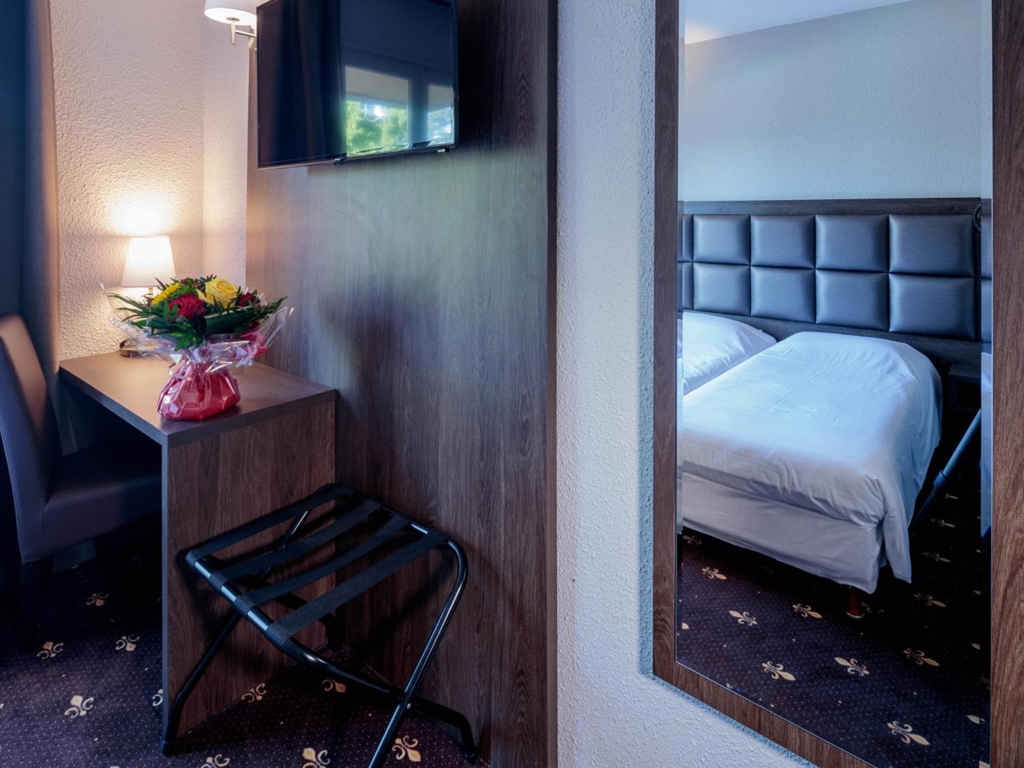 Standard Double Room - Photo 4