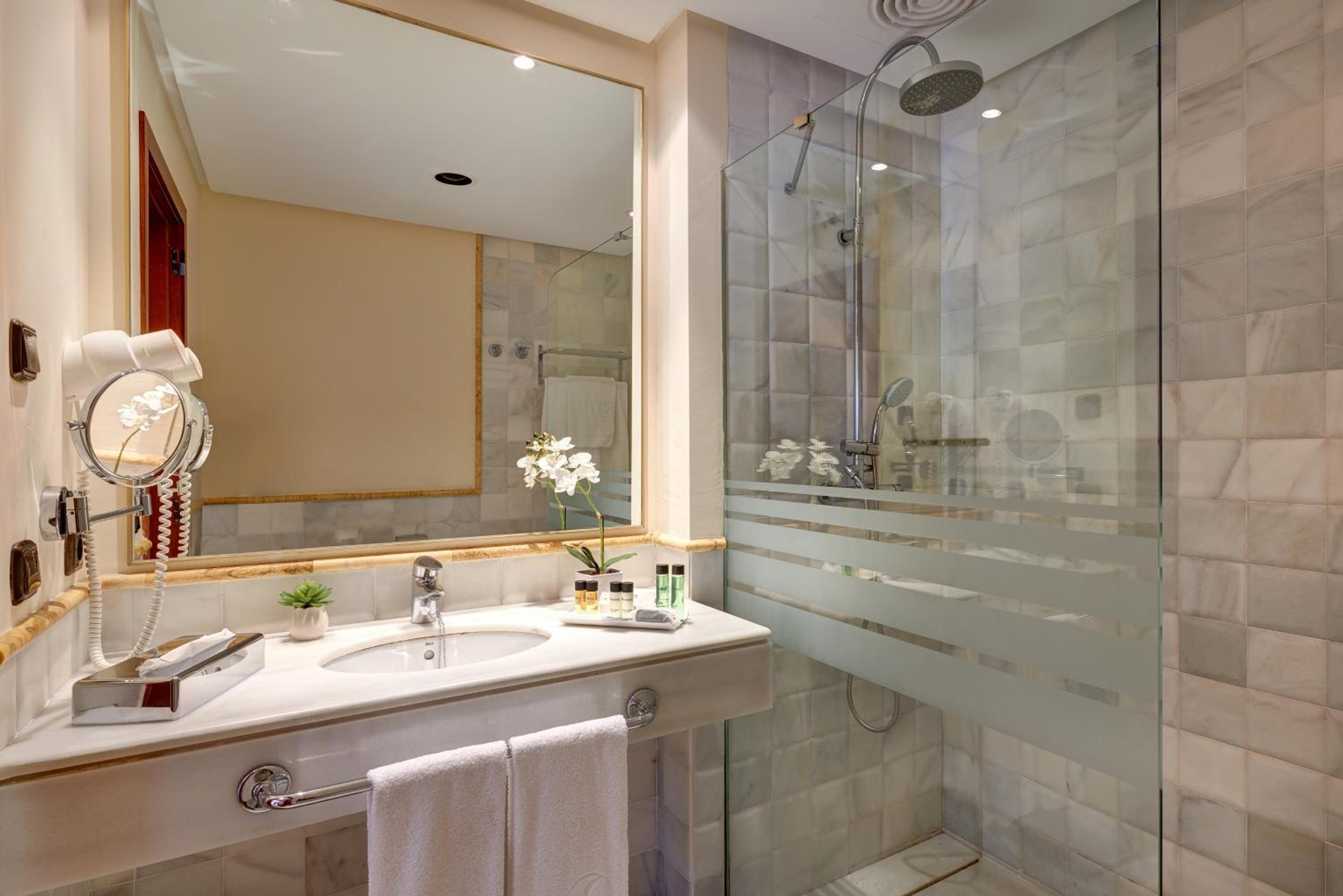 Double Room with Partial Sea View
