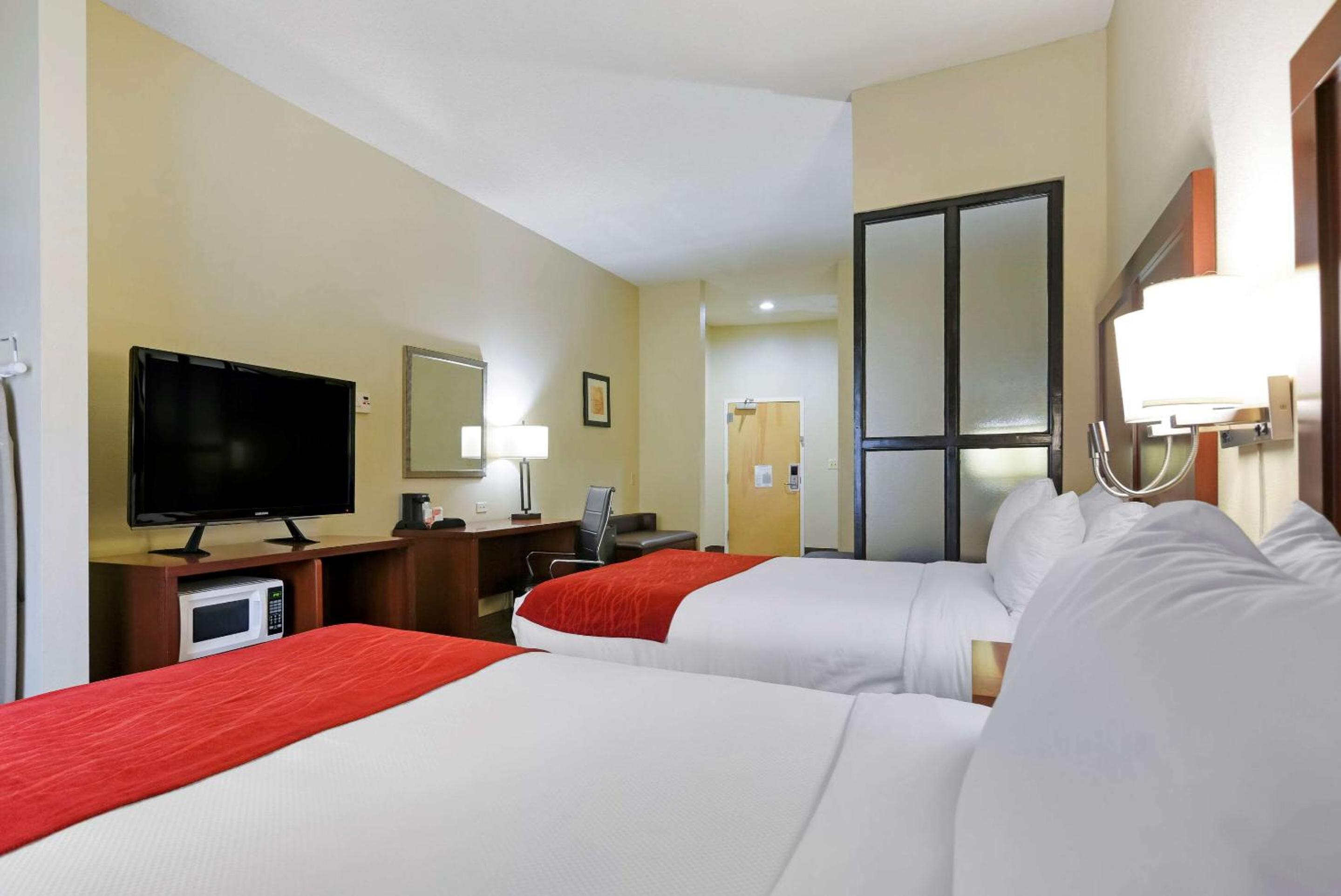 Suite with Two Double Beds - Non-Smoking