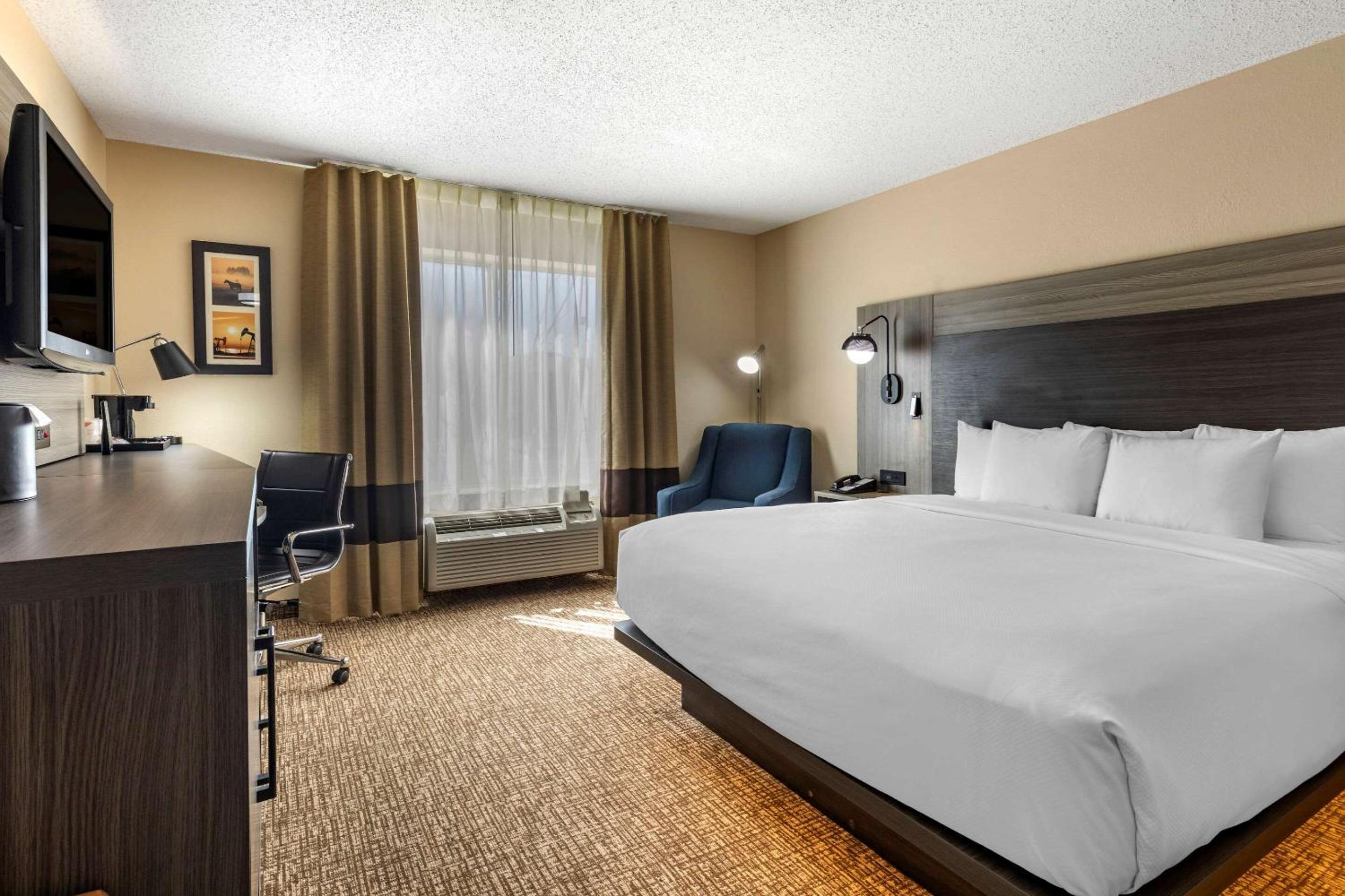 King Room - Non-Smoking - Photo 1