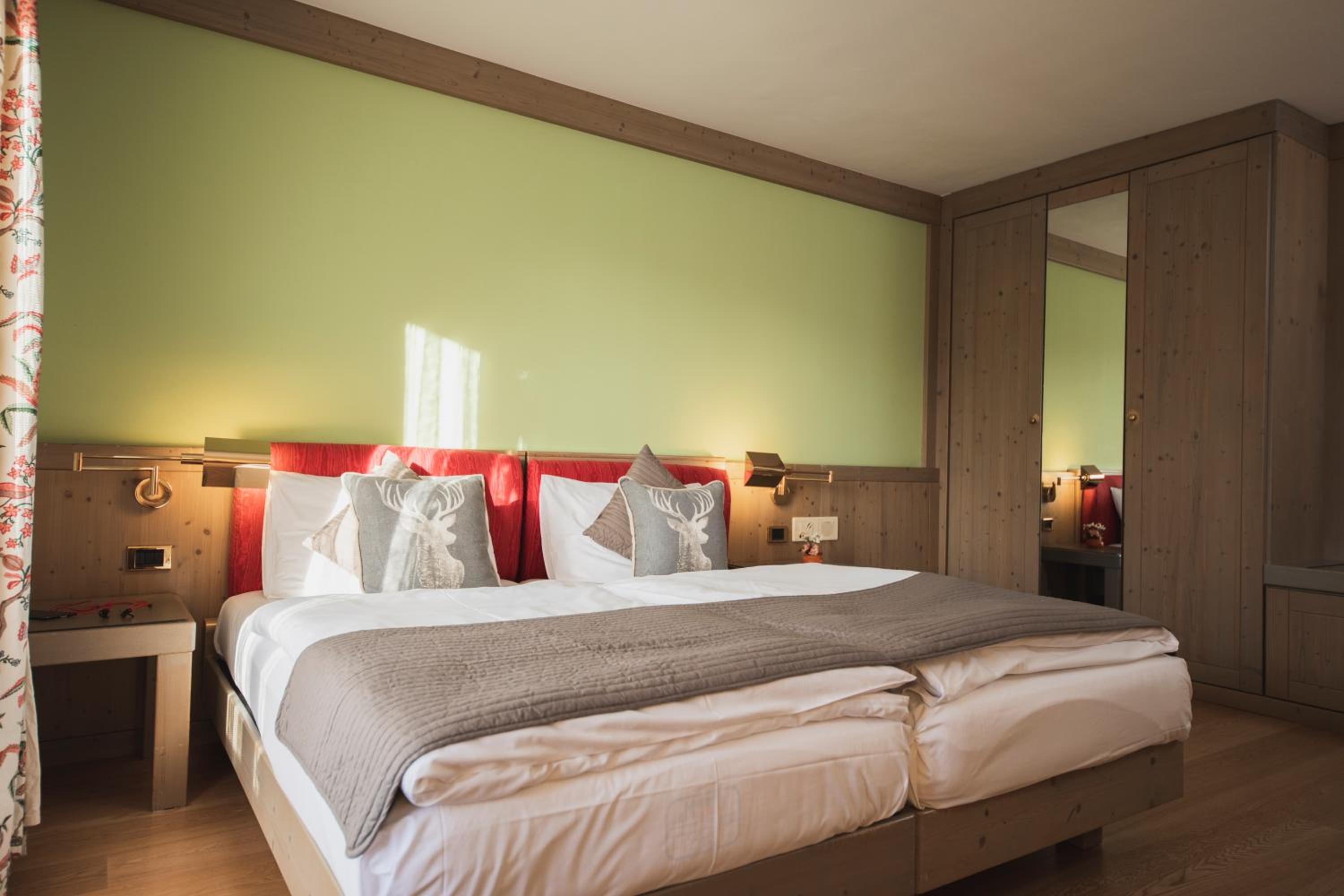 Double or Twin Room with Balcony - Photo 3