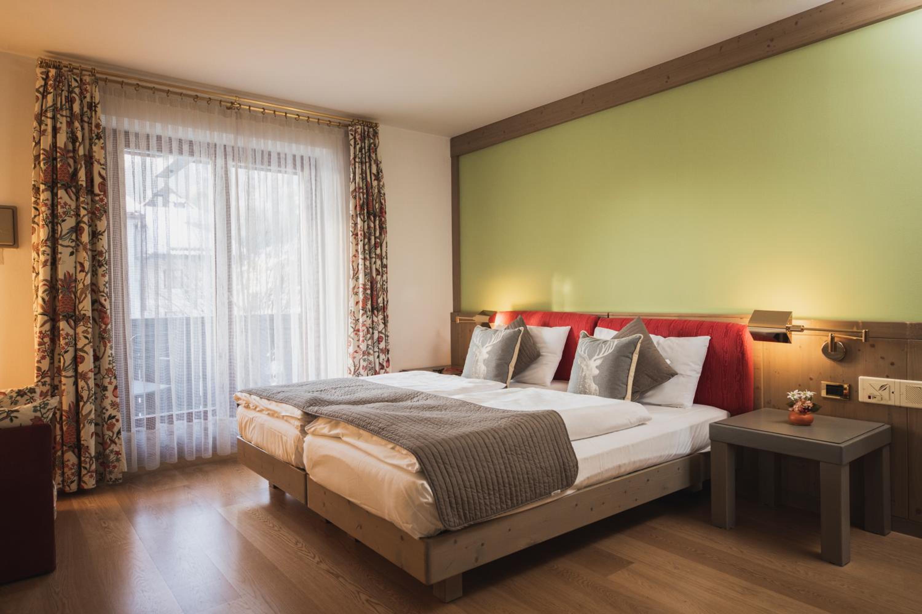 Double or Twin Room with Balcony - Photo 1
