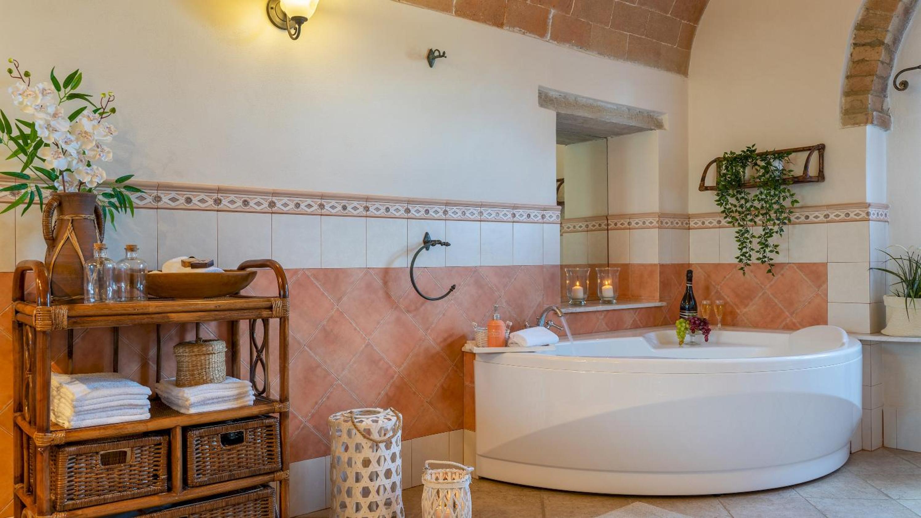 Seven-Bedroom Villa photo 2