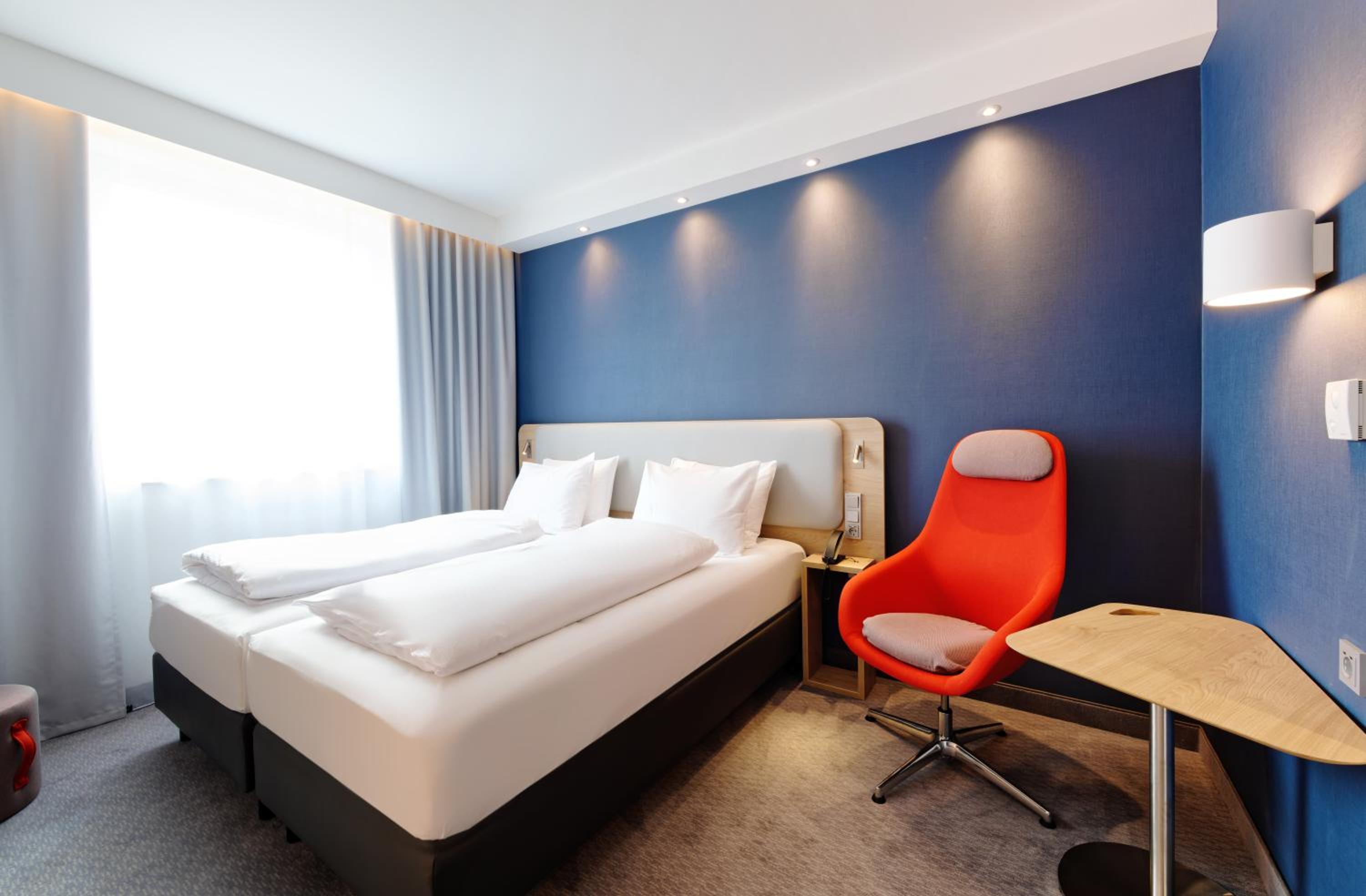 Standard Queen Room - Free Breakfast - Photo 3