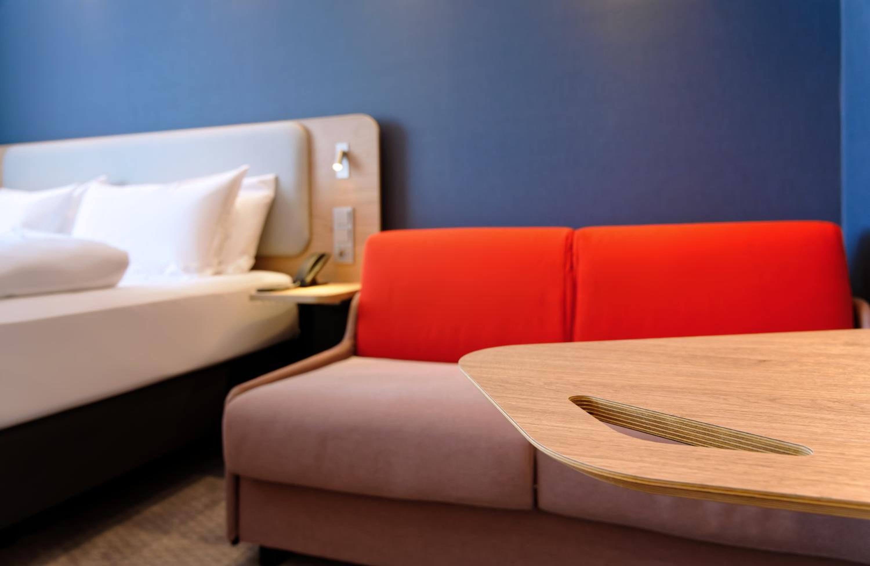 Standard Queen Room with Single Sofa Bed - Free Breakfast - Photo 4