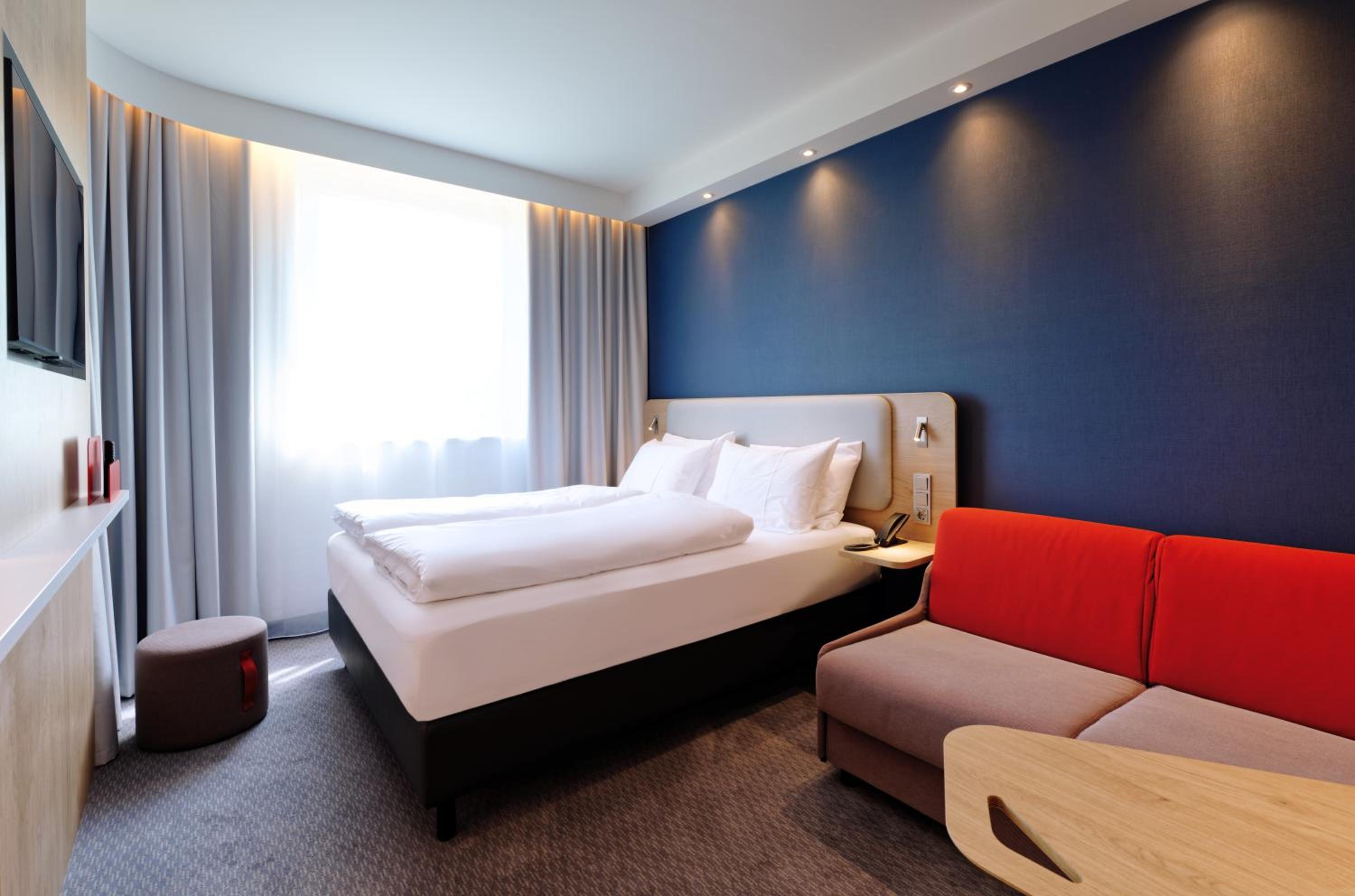 Standard Room with Free Breakfast - Photo 1