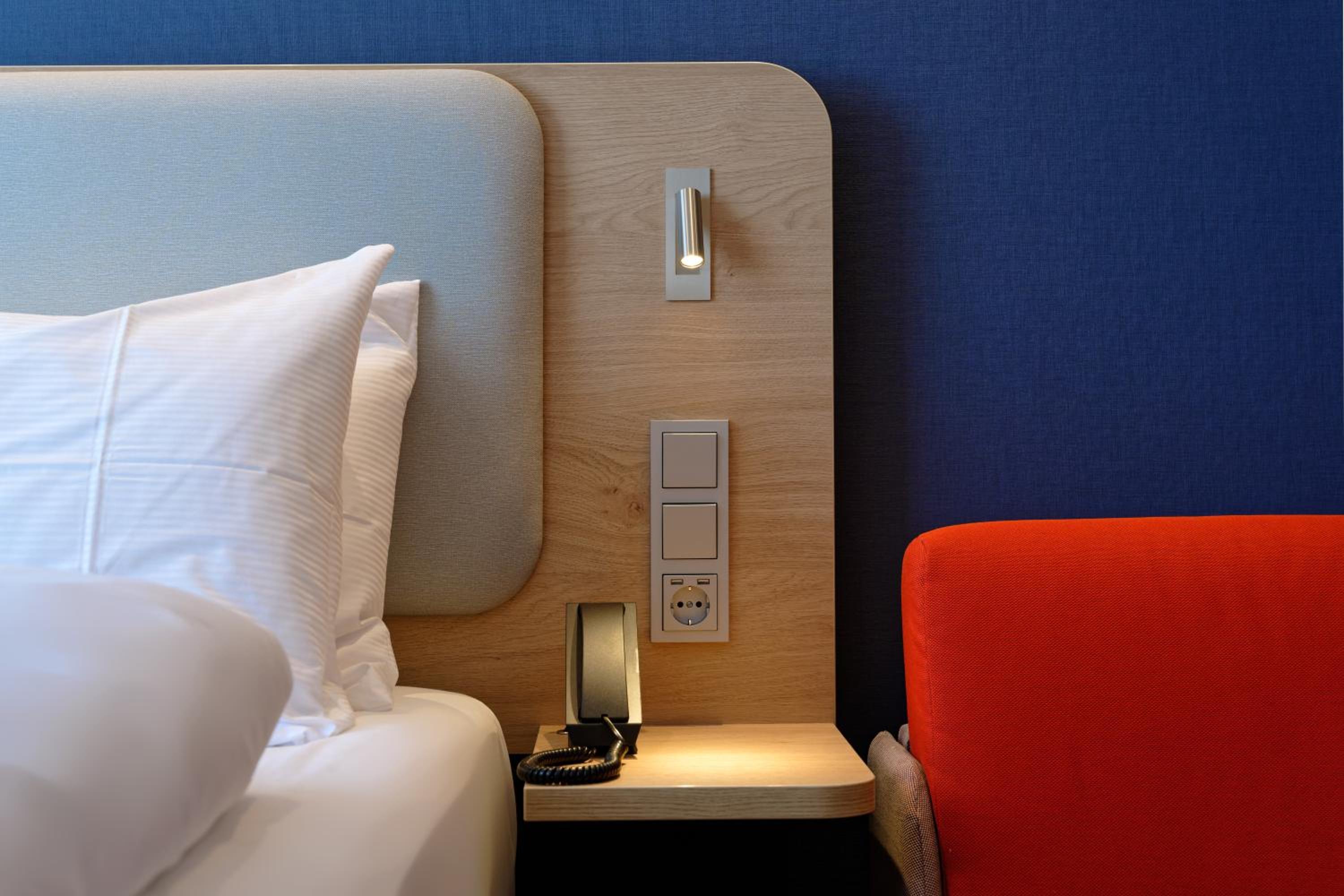 Standard Room with Free Breakfast - Photo 3