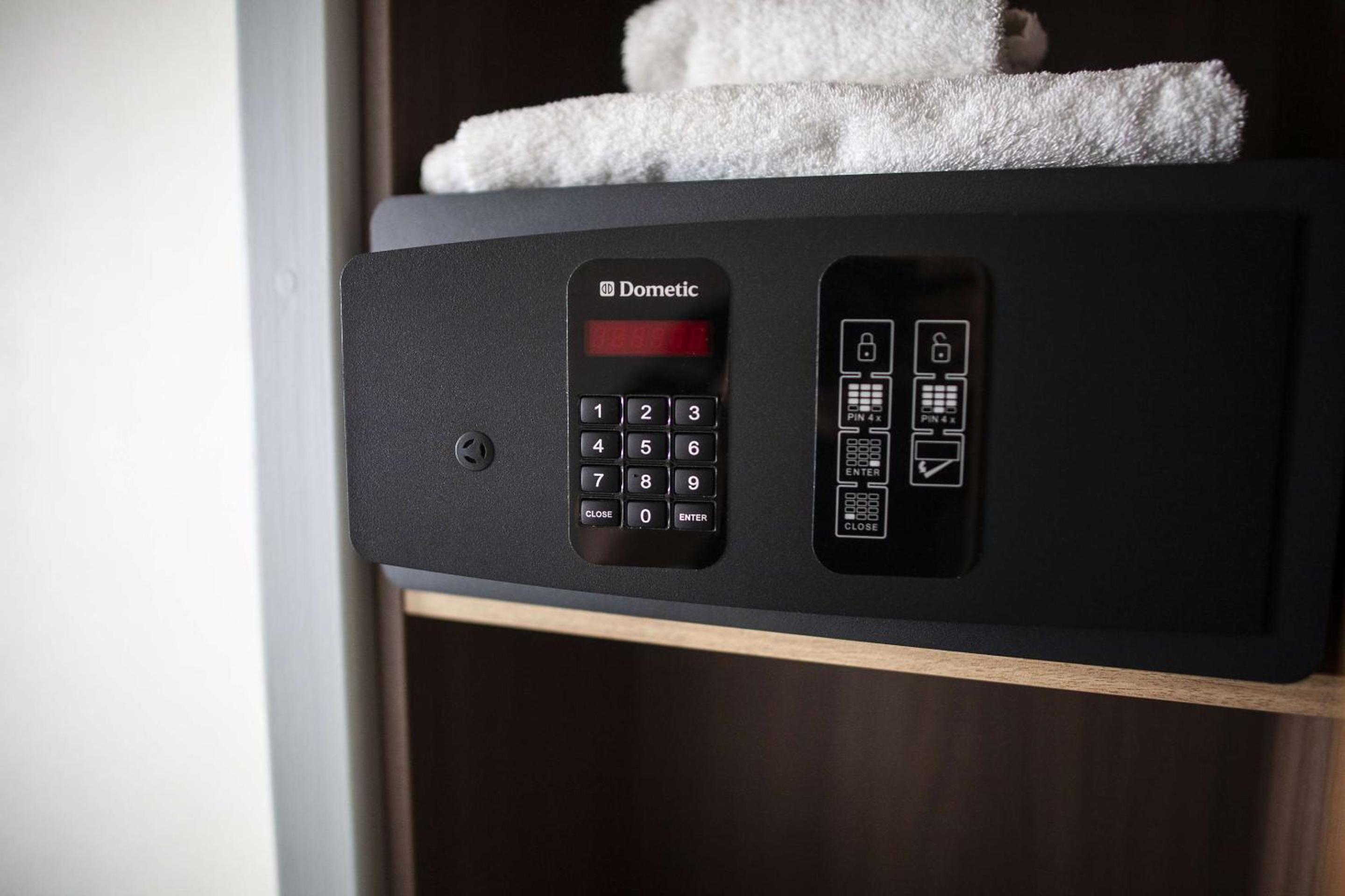 Superior King Room - Photo 14