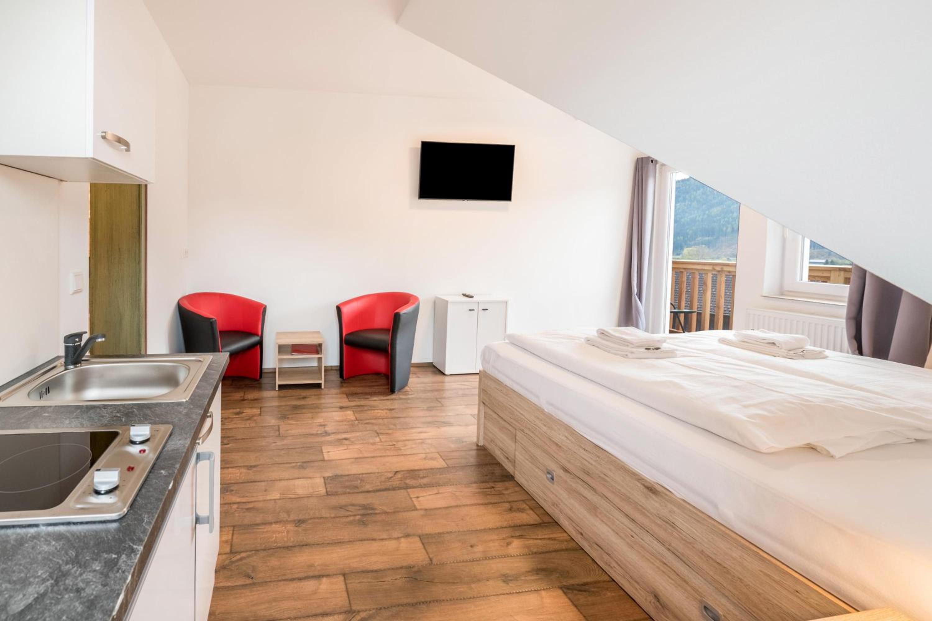 Two-Bedroom Deluxe Apartment with Garden View photo 3
