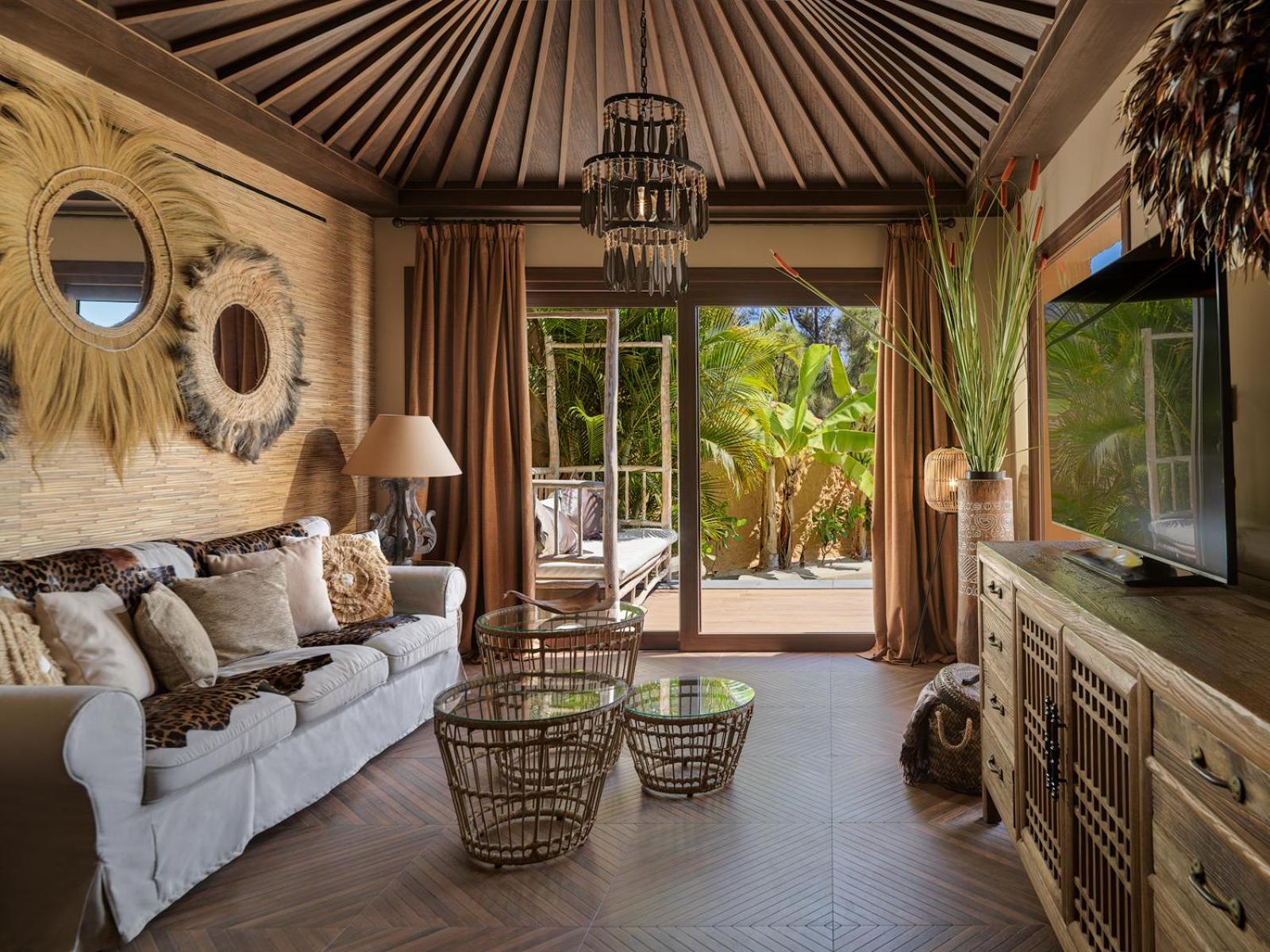 2 Bedroom Lagoon Villa thumbnail 6
